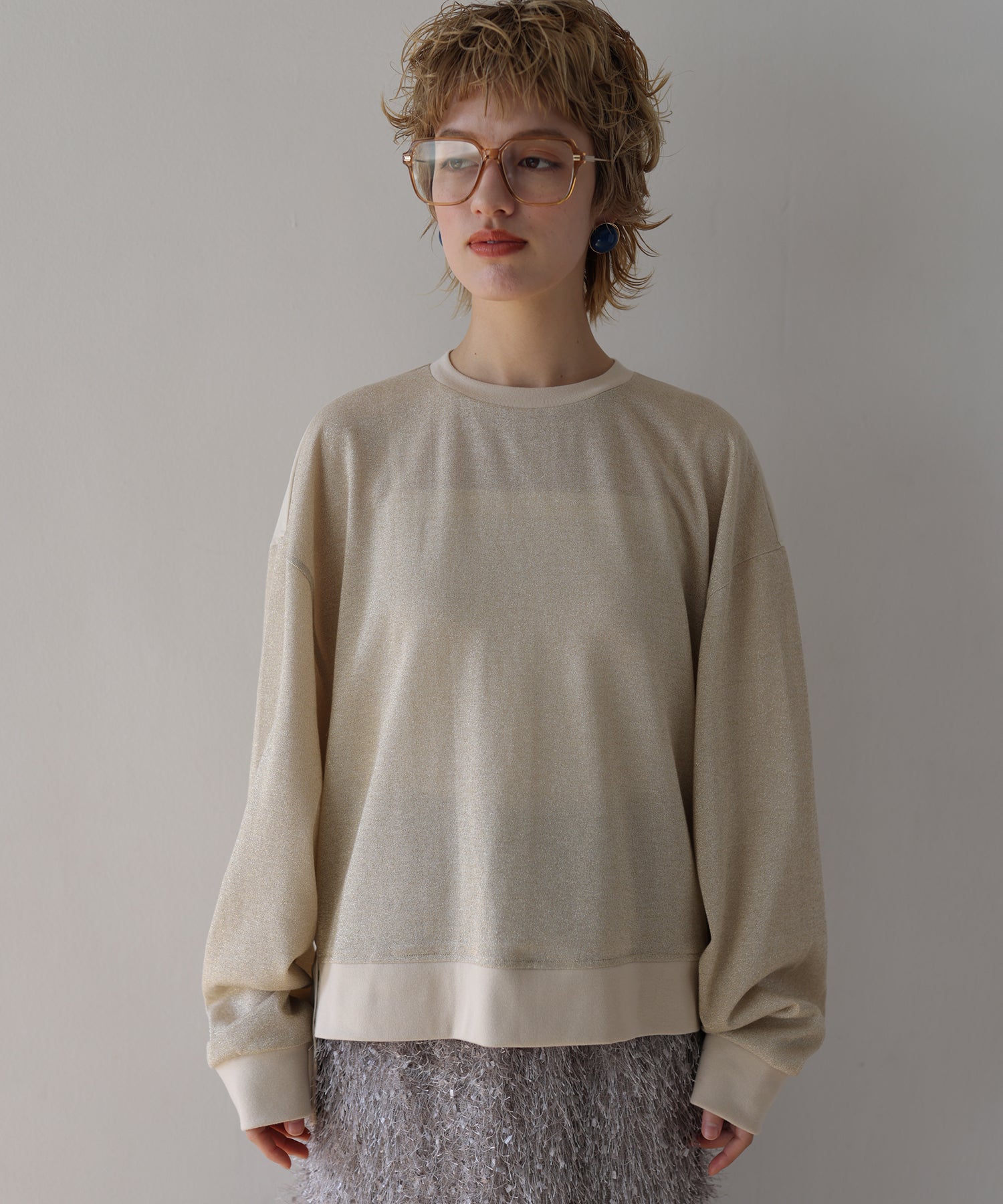 ベージュ　model：H160