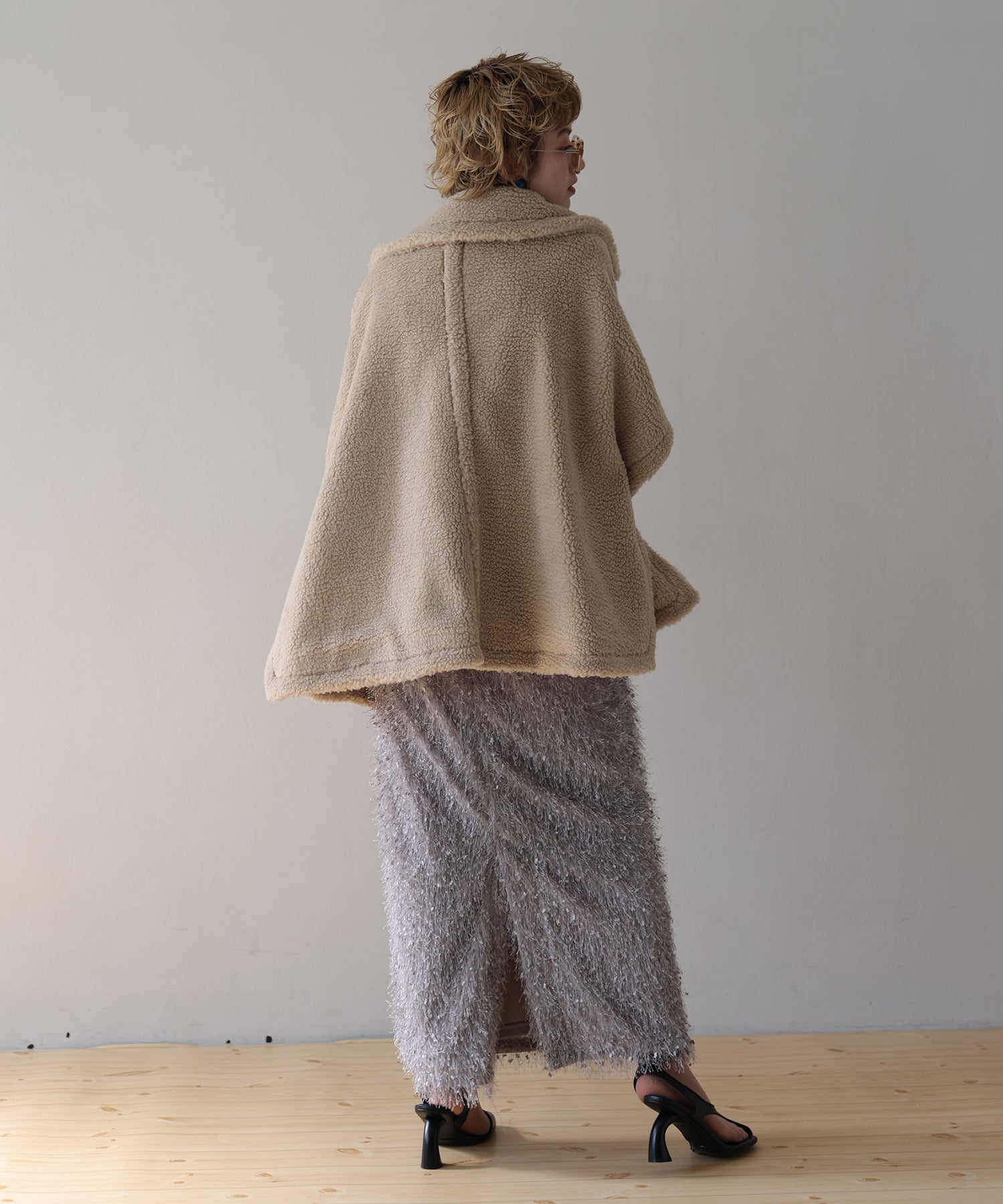 ベージュ　model：H160