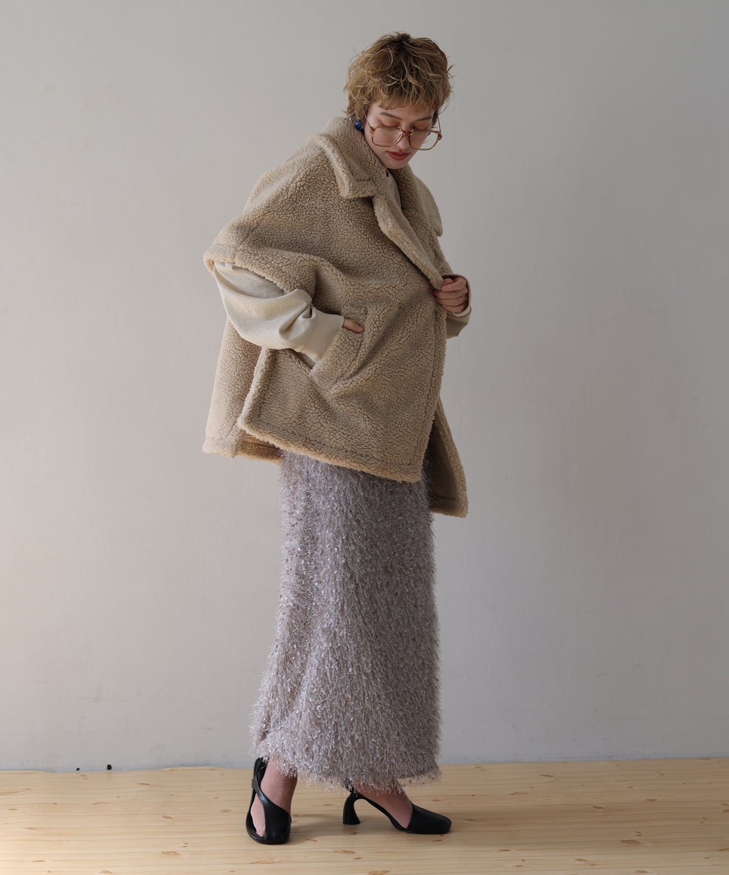 ベージュ　model：H160