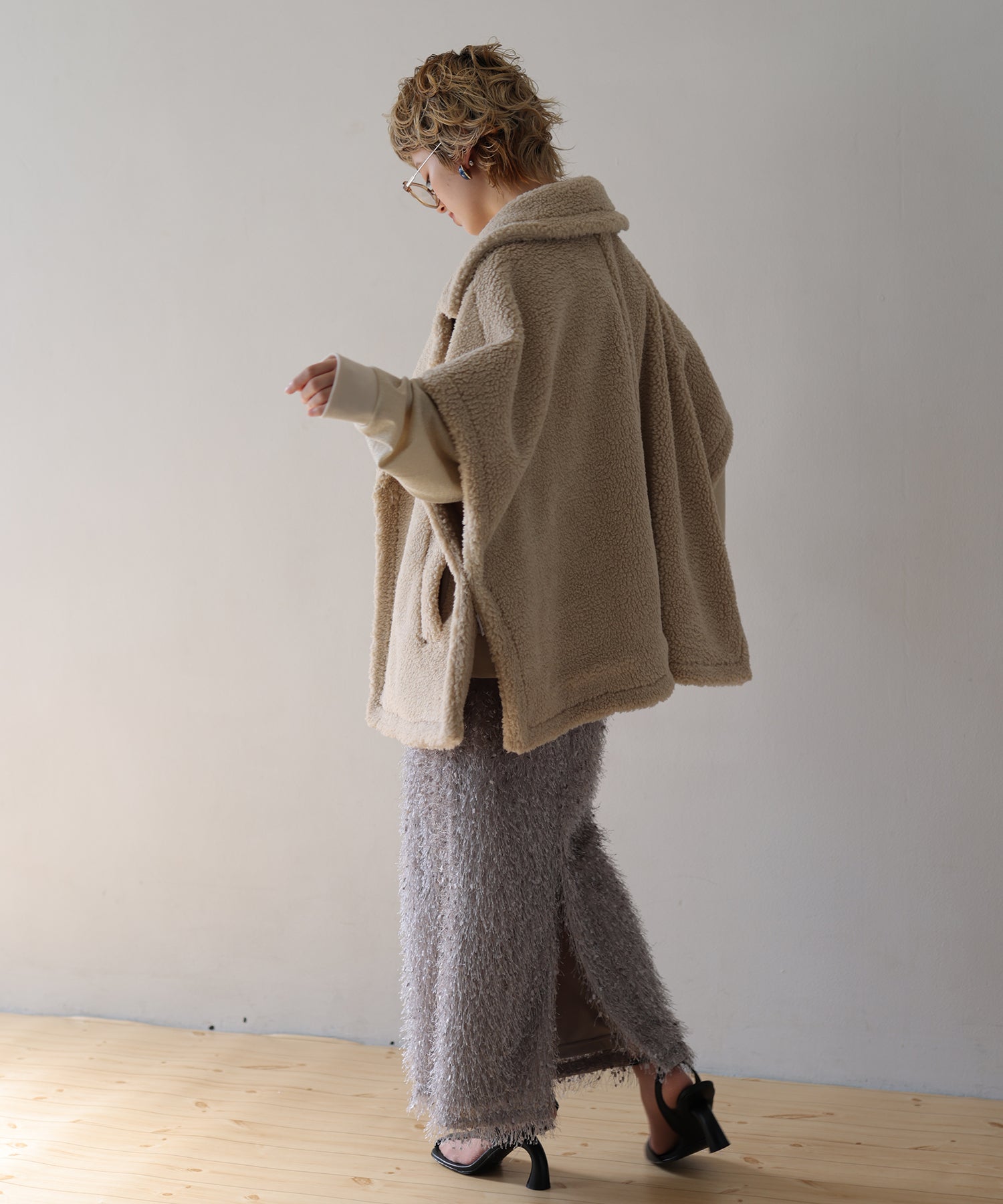 ベージュ　model：H160