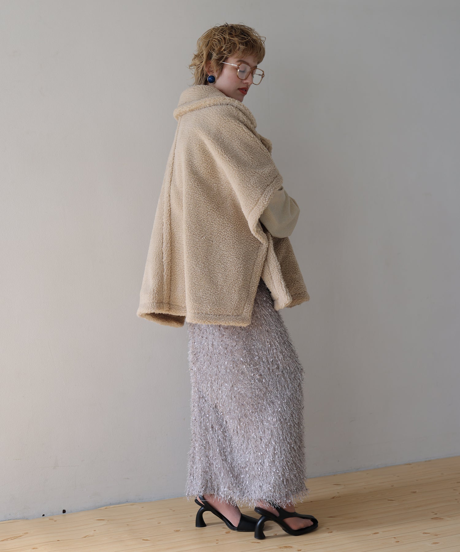 ベージュ　model：H160