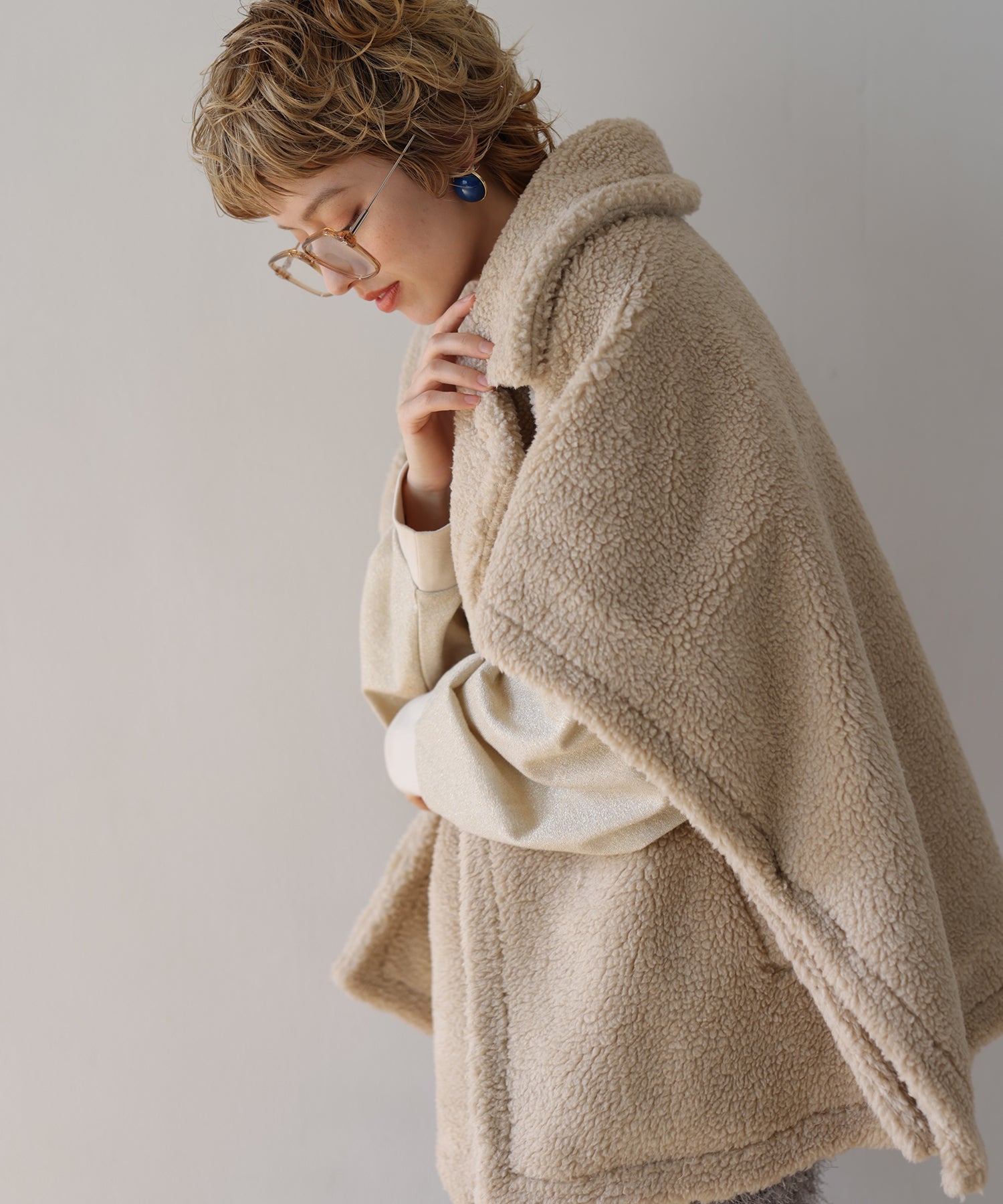 ベージュ　model：H160