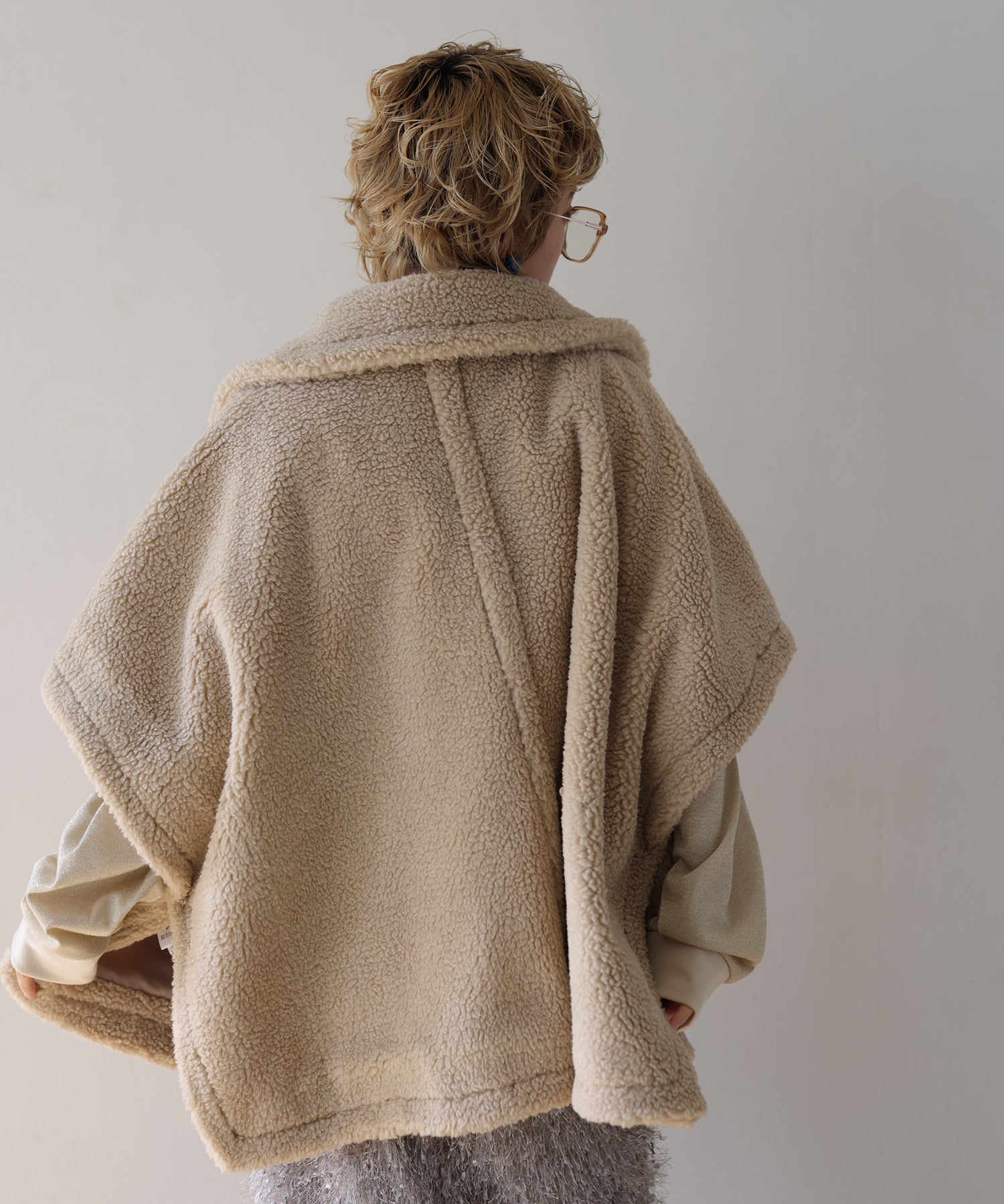 ベージュ　model：H160