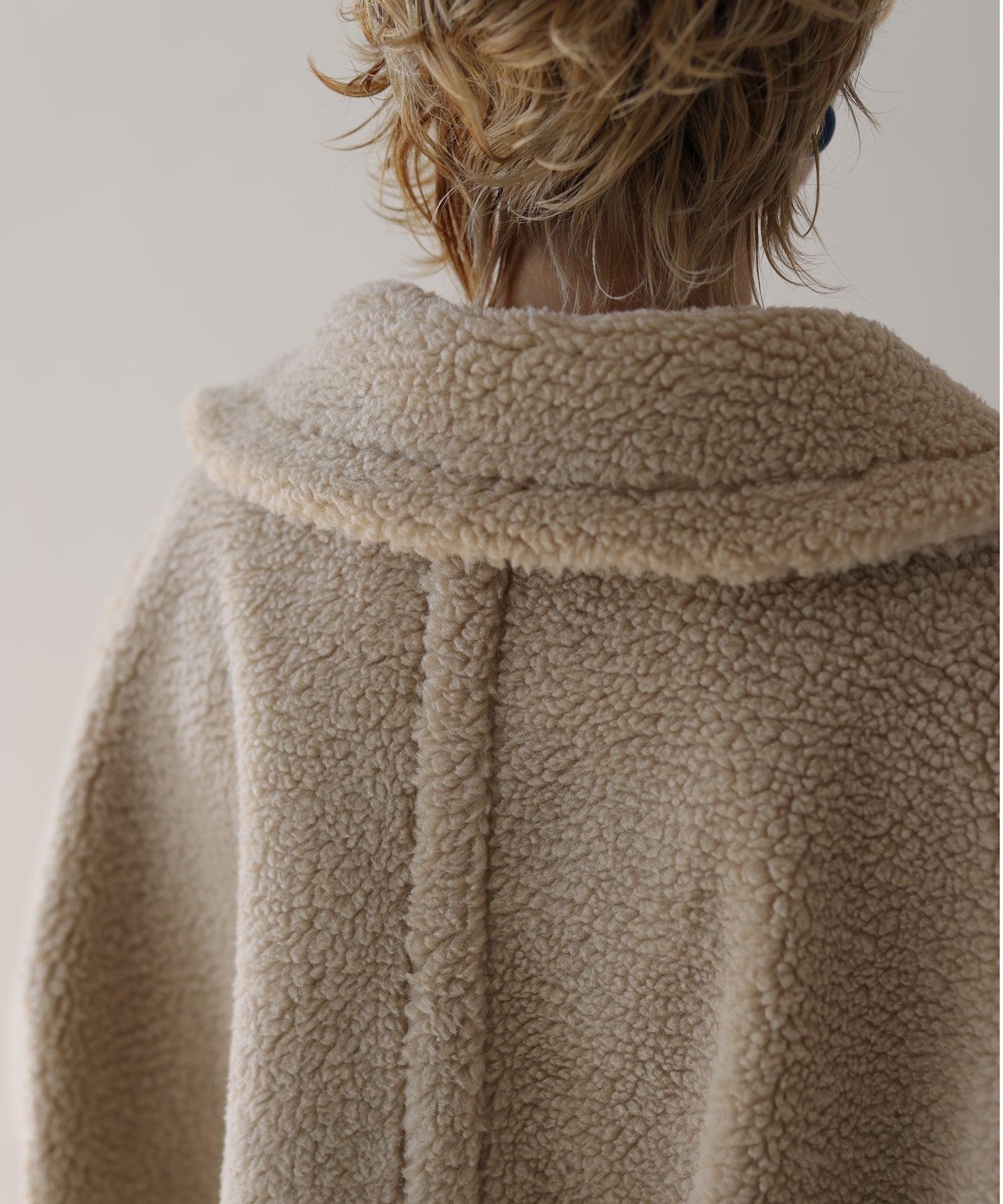 ベージュ　model：H160