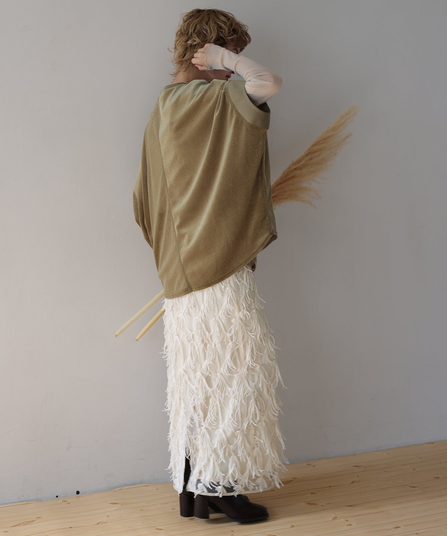 オフホワイト　model：H160