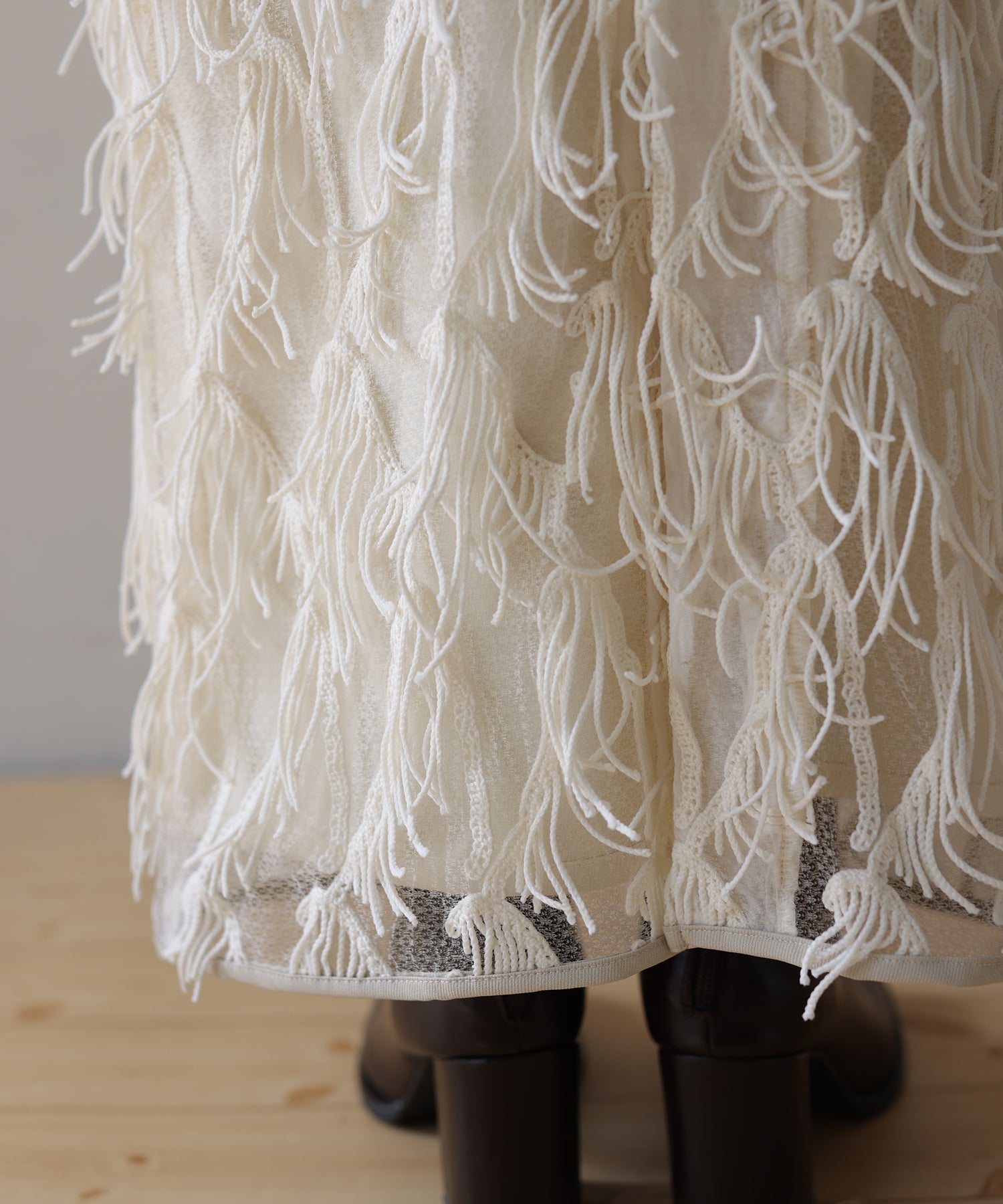 オフホワイト　model：H160