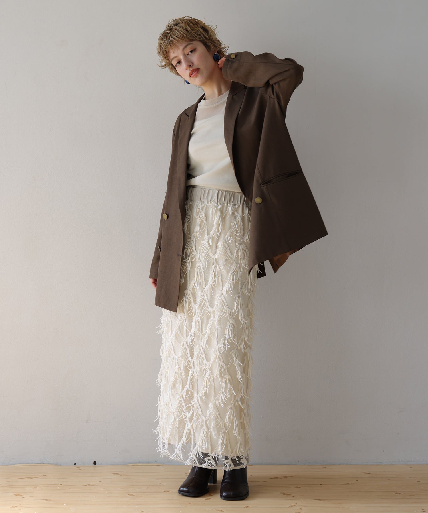 オフホワイト　model：H160