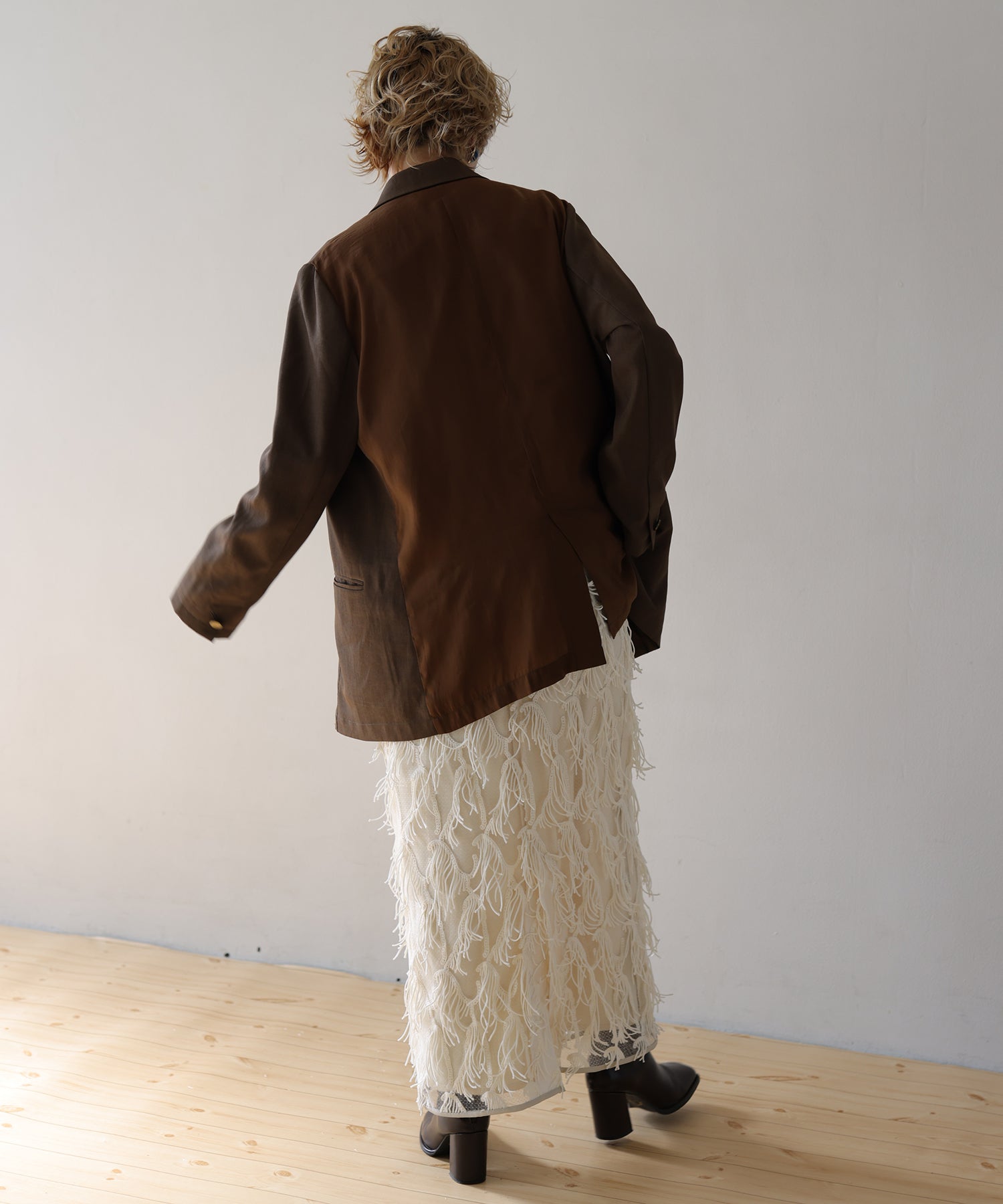 オフホワイト　model：H160