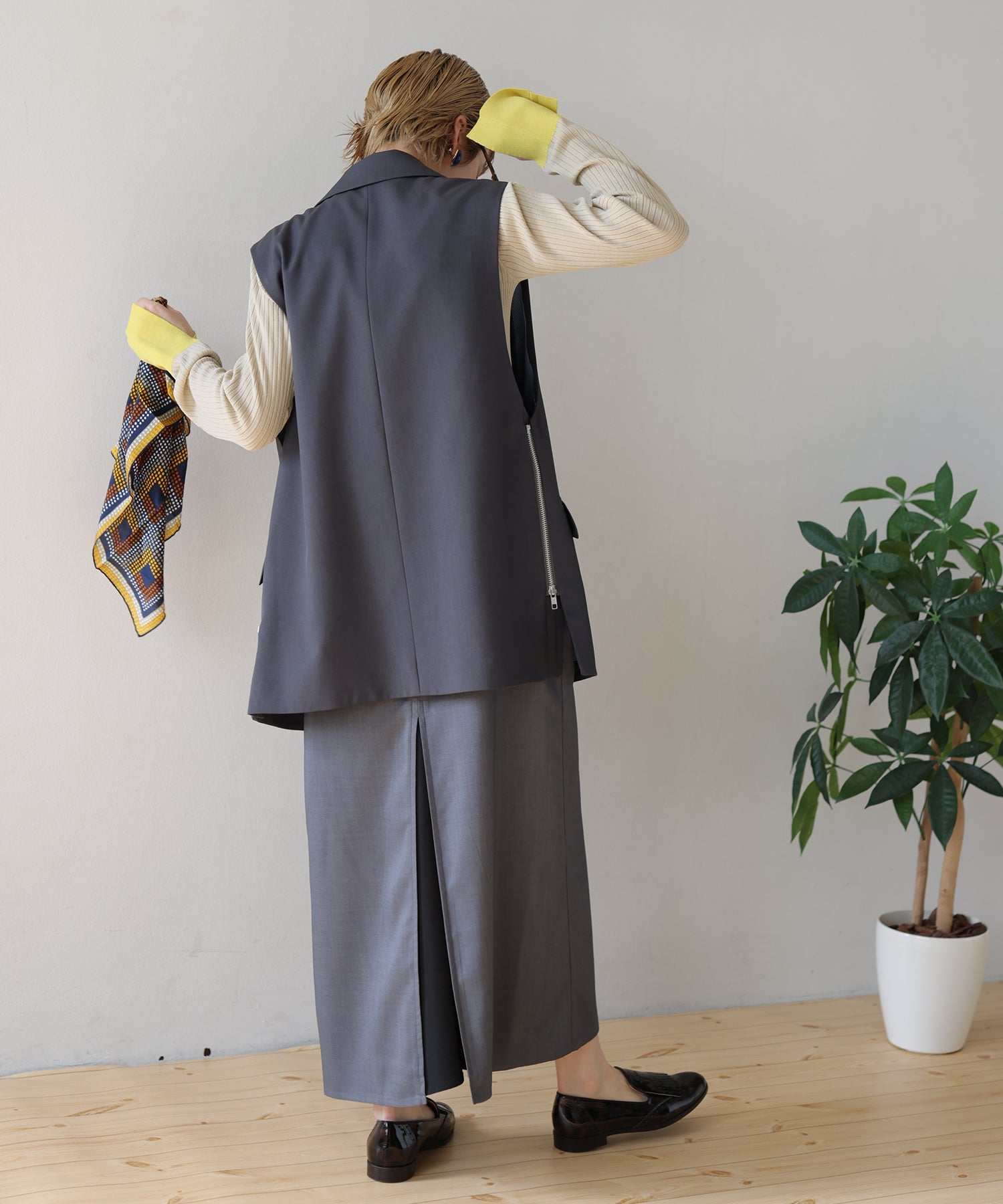 チャコール　model：H160