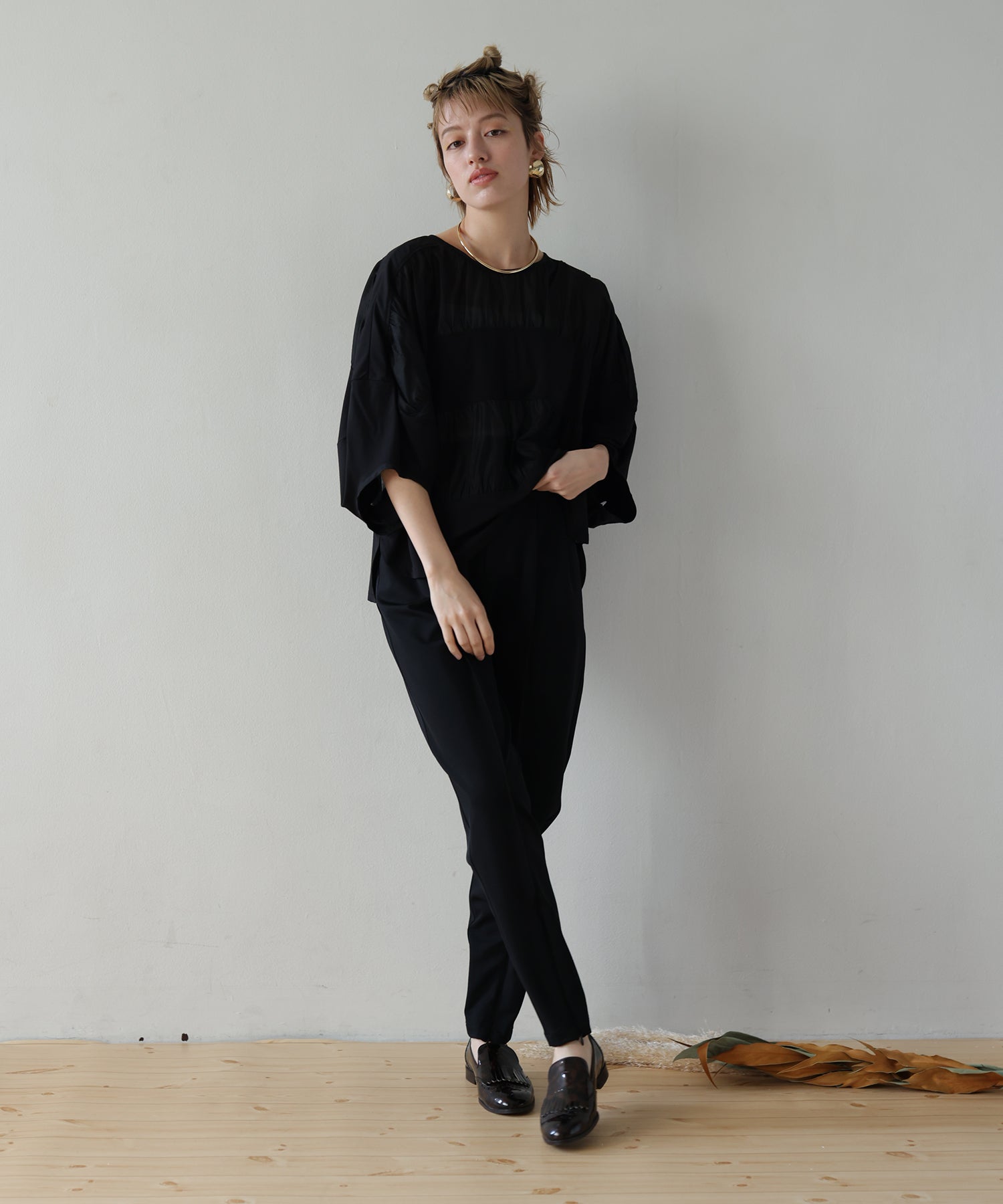 ブラック　model：H160