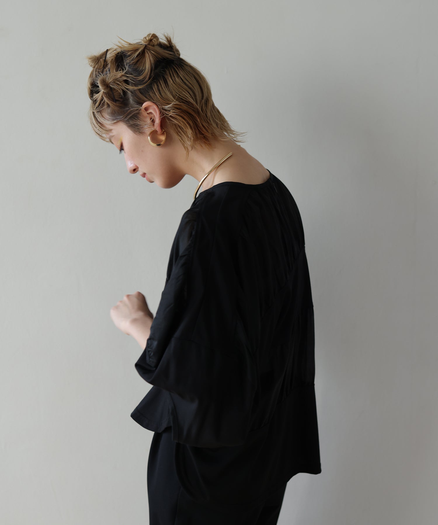 ブラック　model：H160