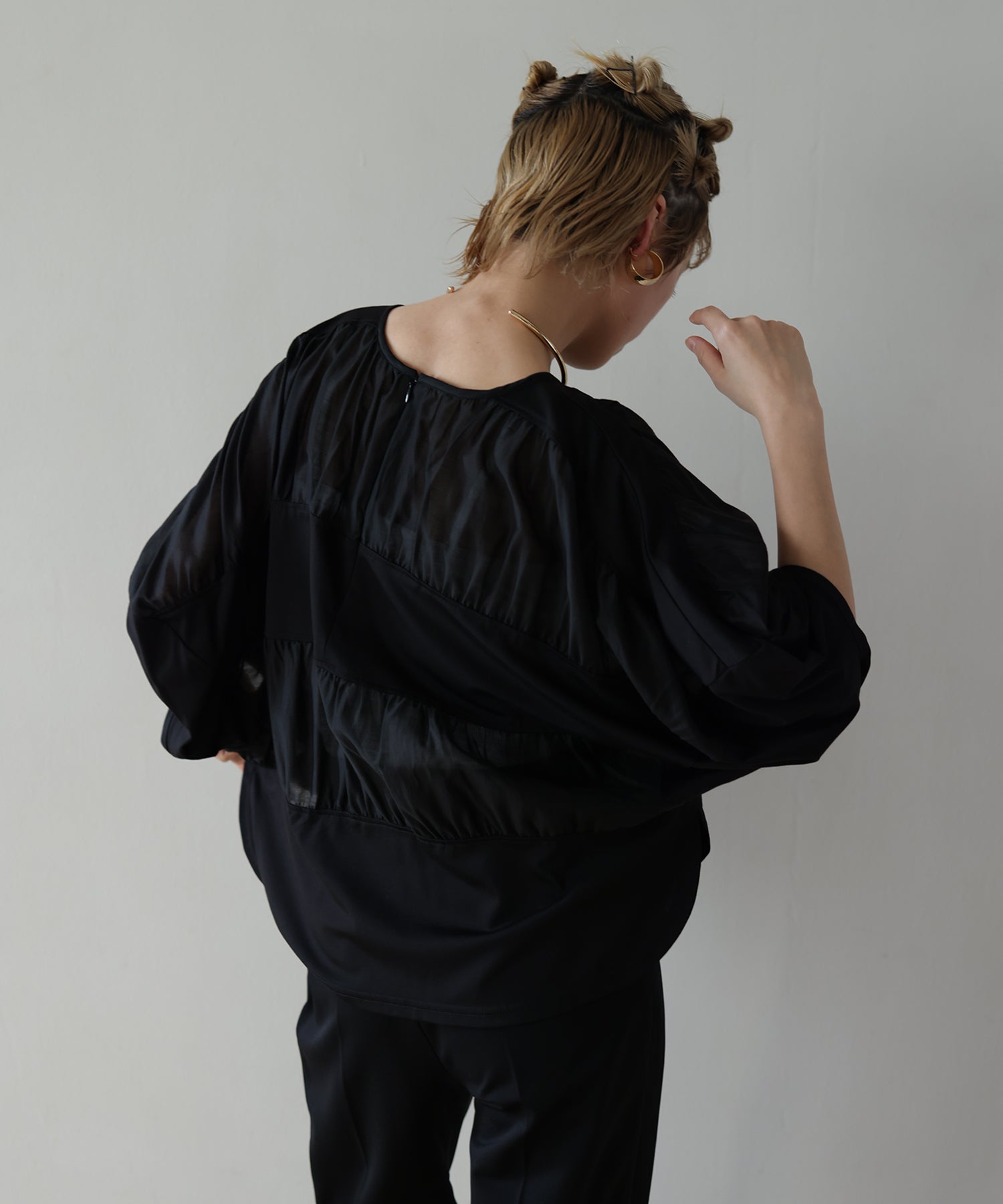 ブラック　model：H160