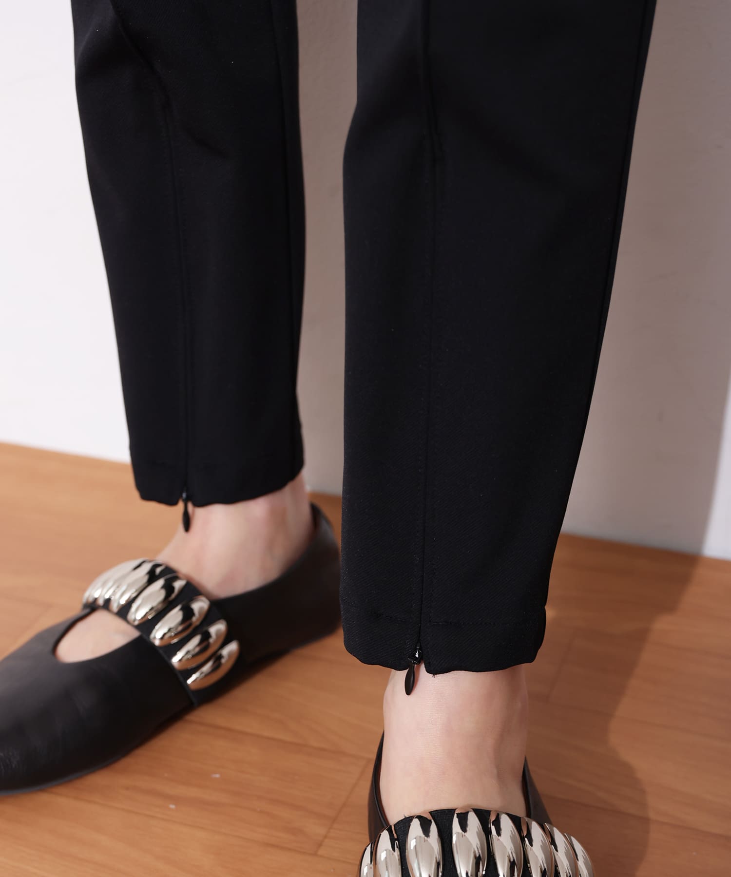 【Timesale】ジッパー裾スリットパンツ