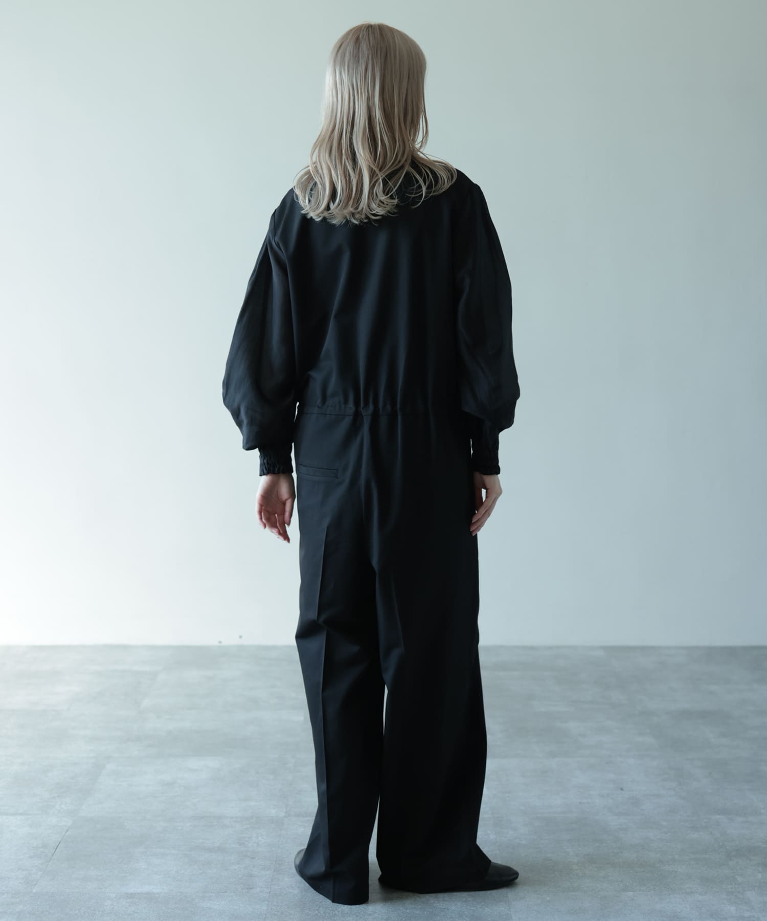 ブラック　model：H167