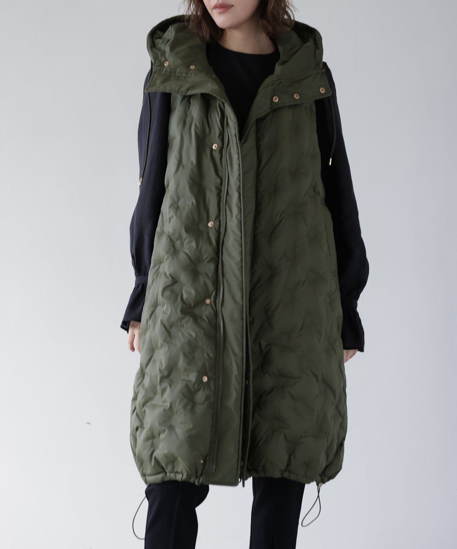 カーキ　model：H167