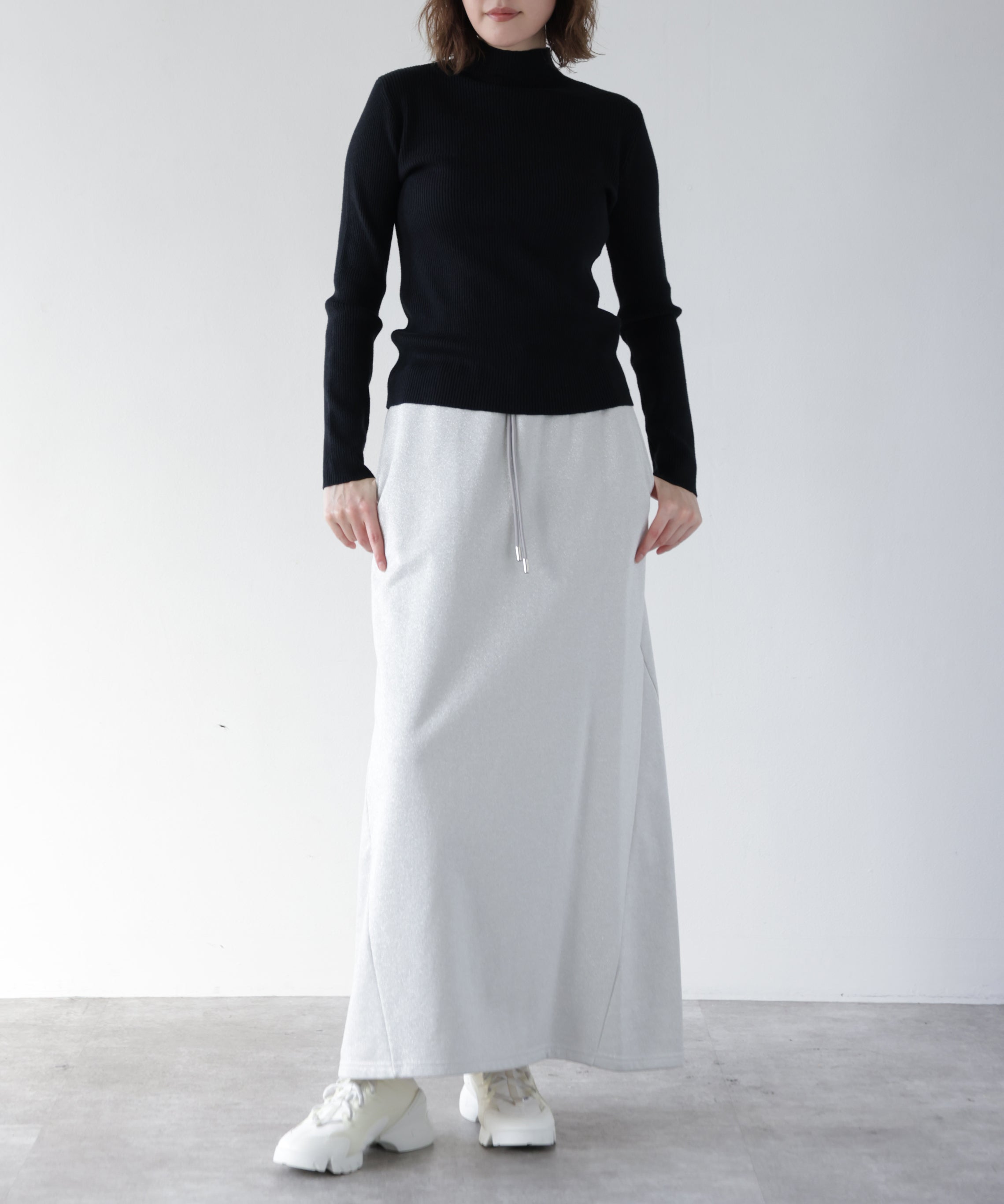 ブラック　model：H167