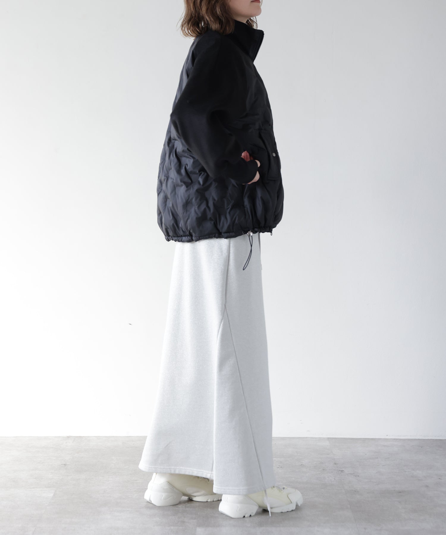 ブラック　model：H167