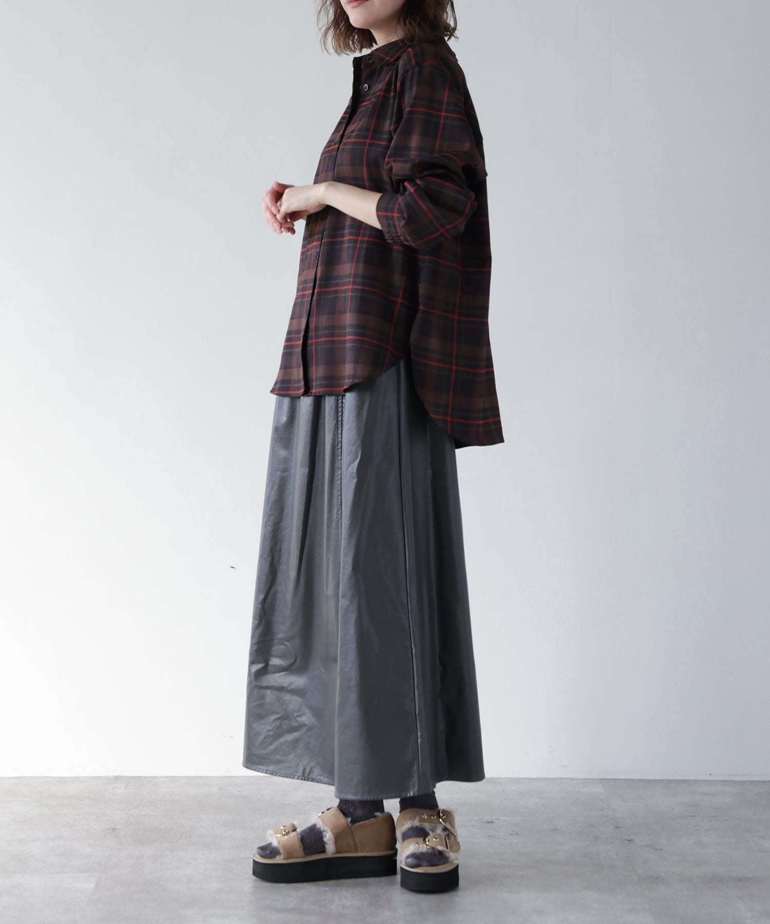 ブラウン　model：H167