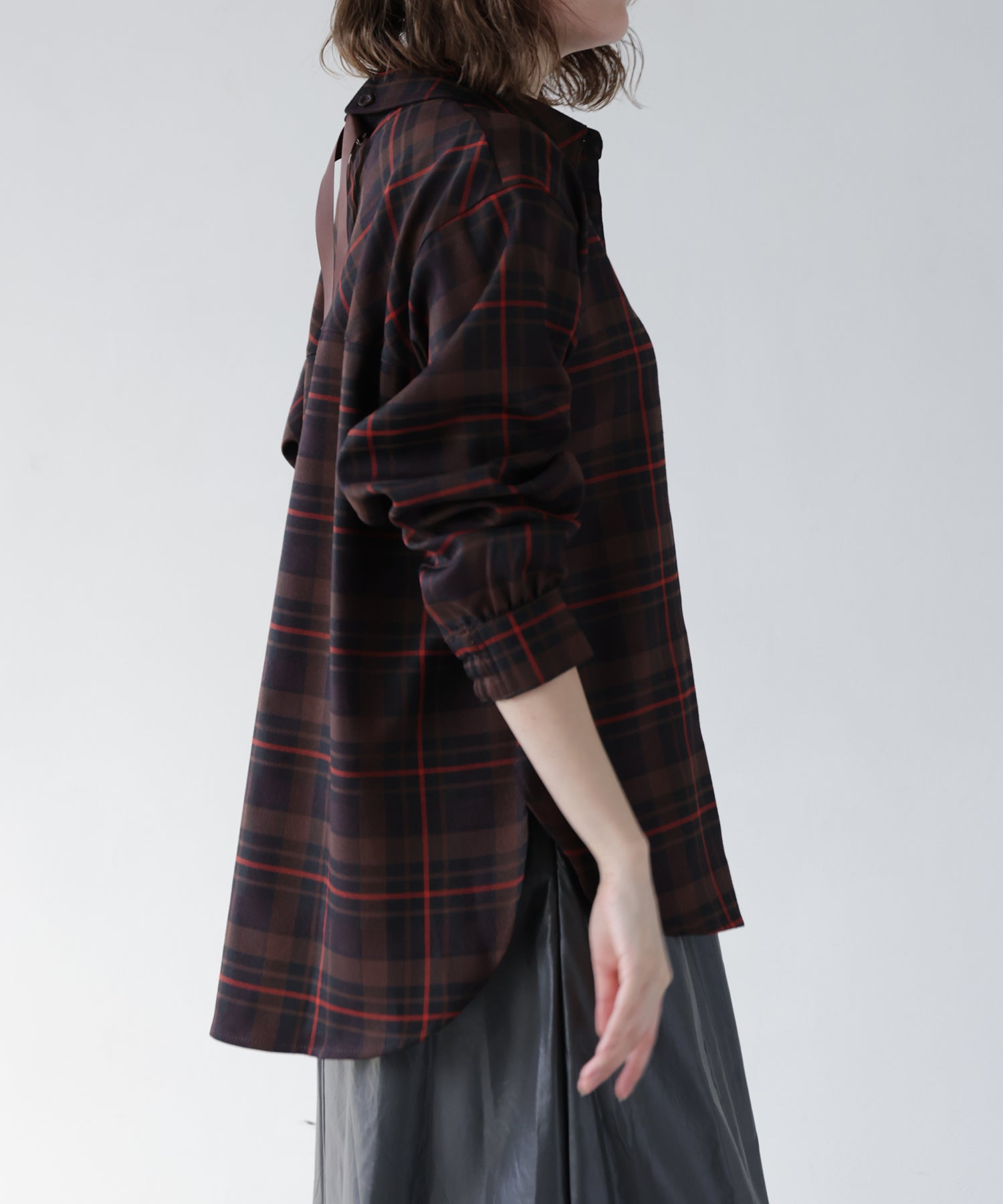 ブラウン　model：H167