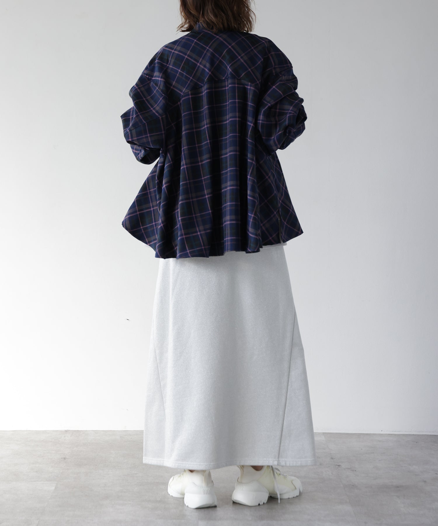 ネイビー　model：H167