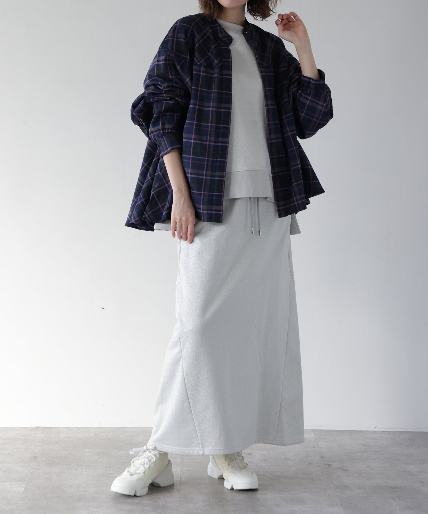 ネイビー　model：H167