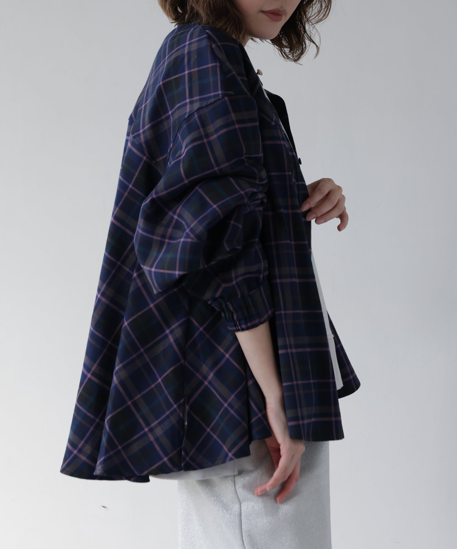 ネイビー　model：H167