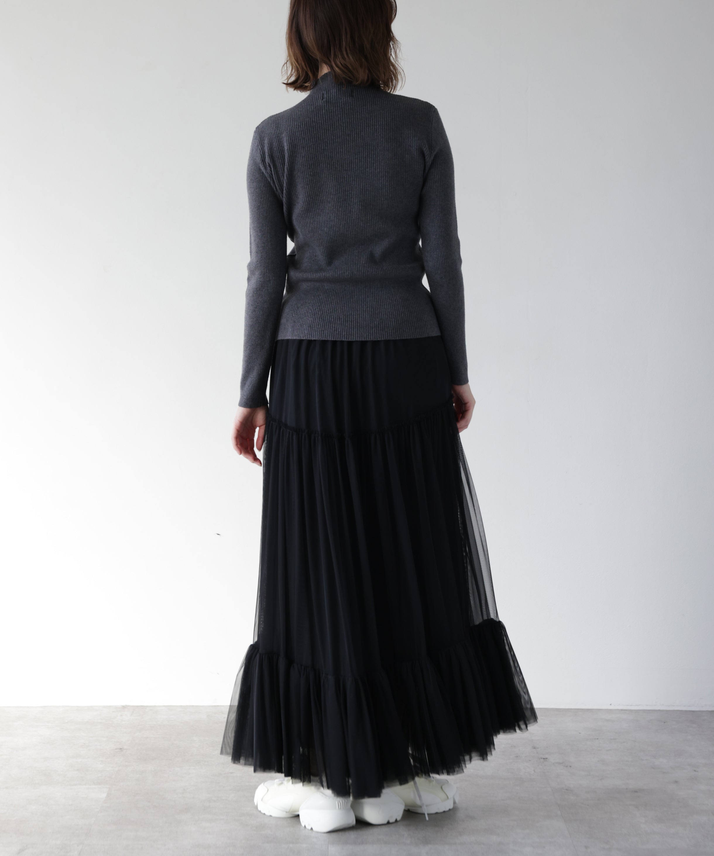 グレー　model：H167