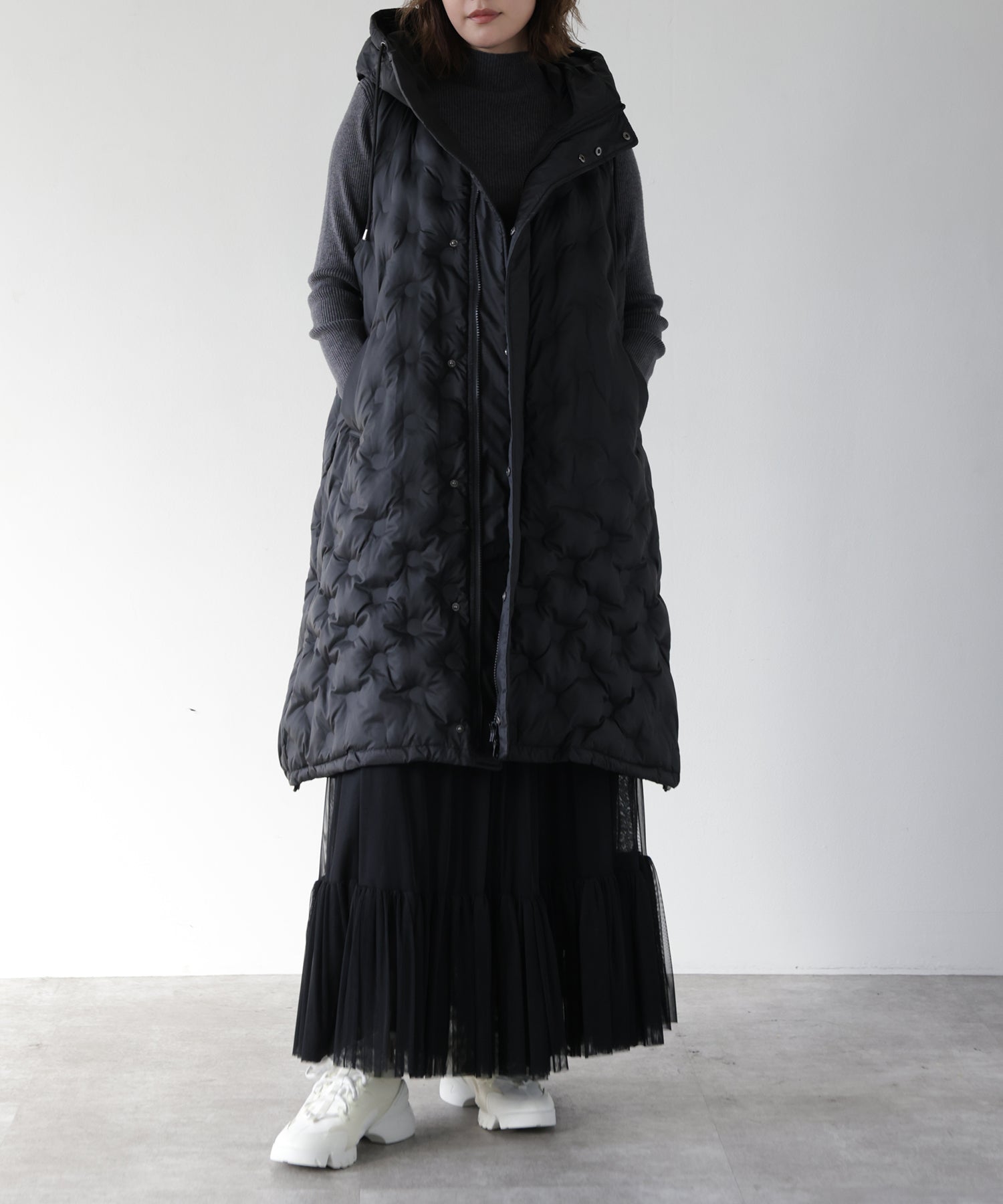 ブラック　model：H167