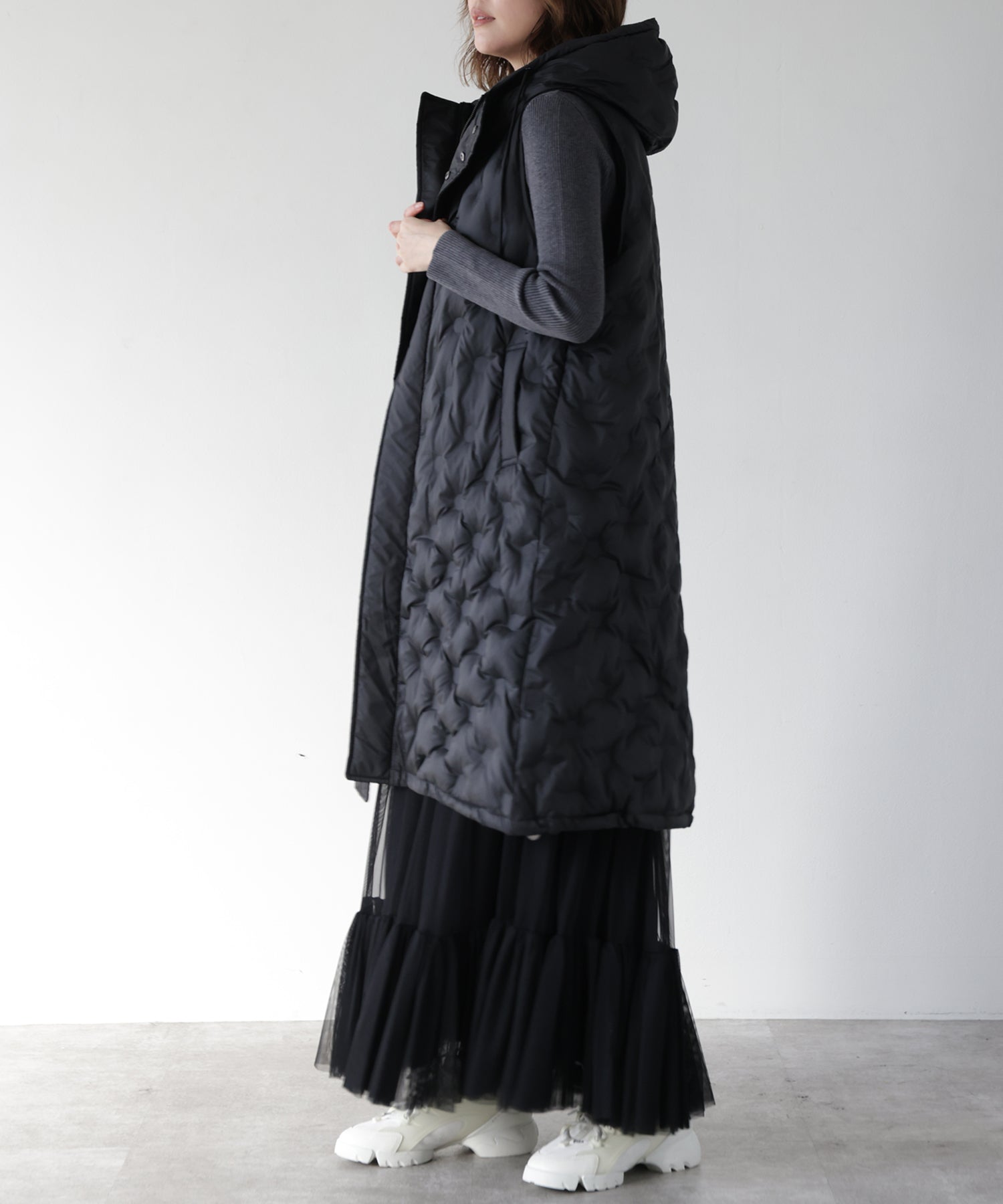 ブラック　model：H167