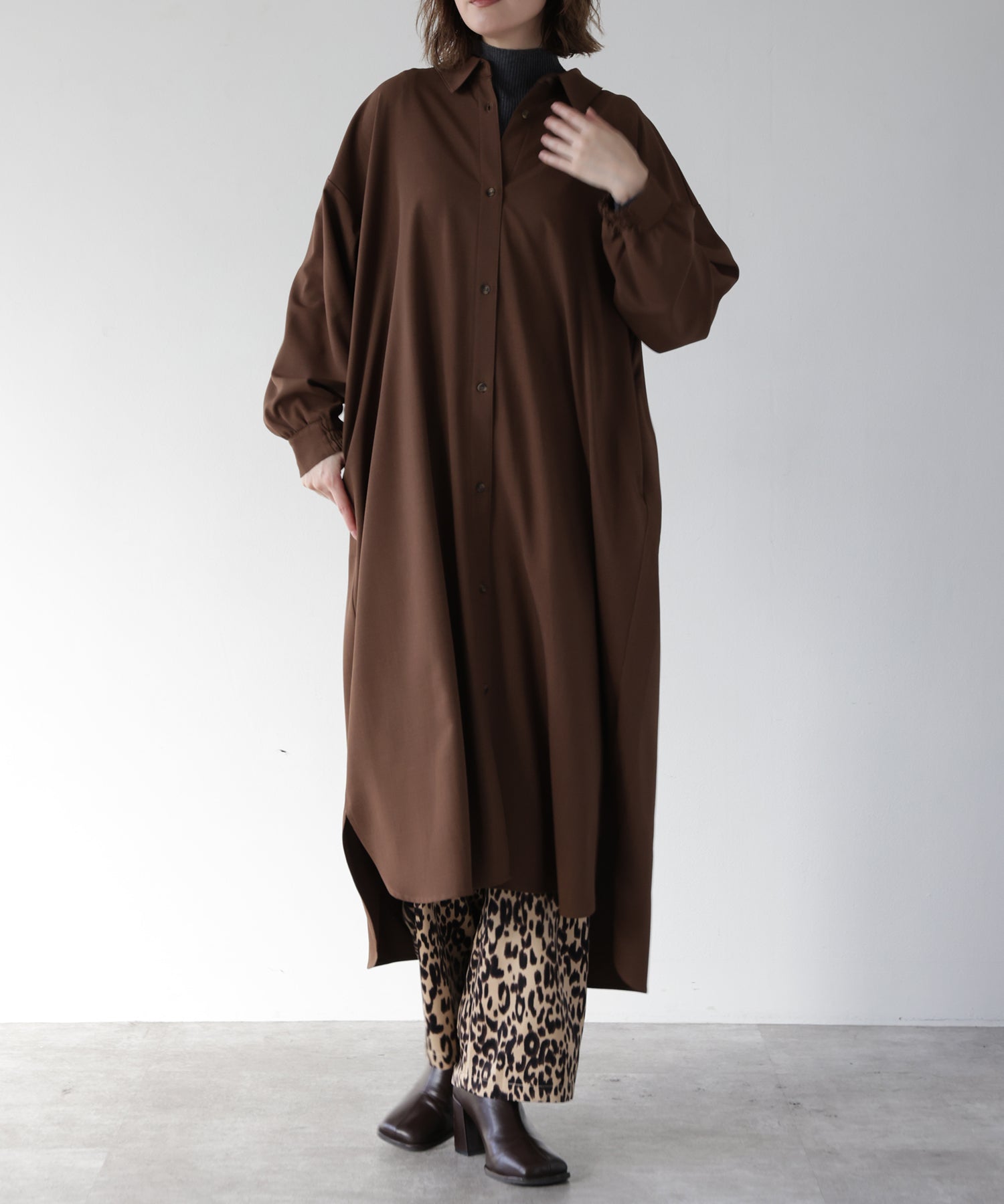 ベージュ　model：H167