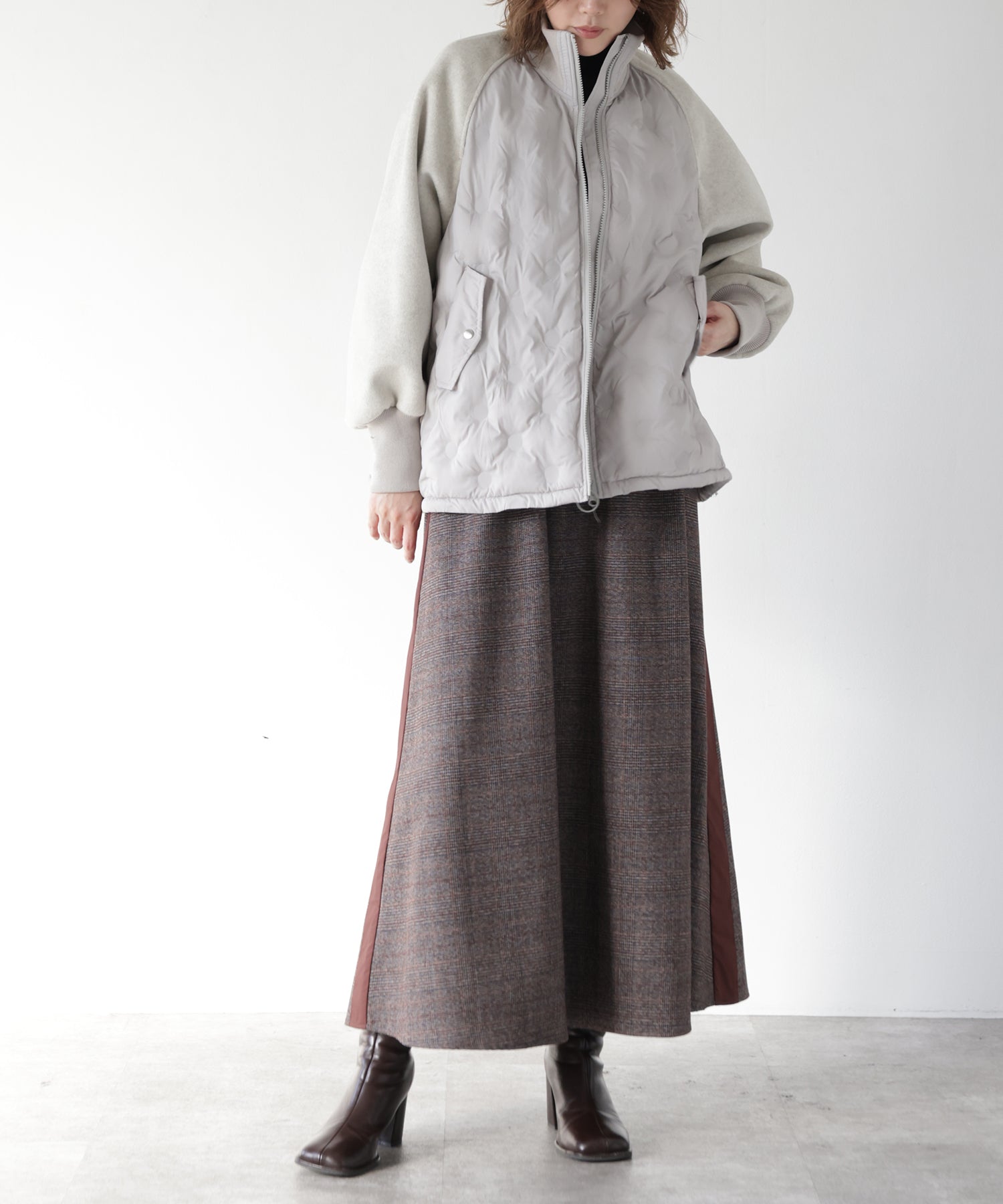 グレー　model：H167