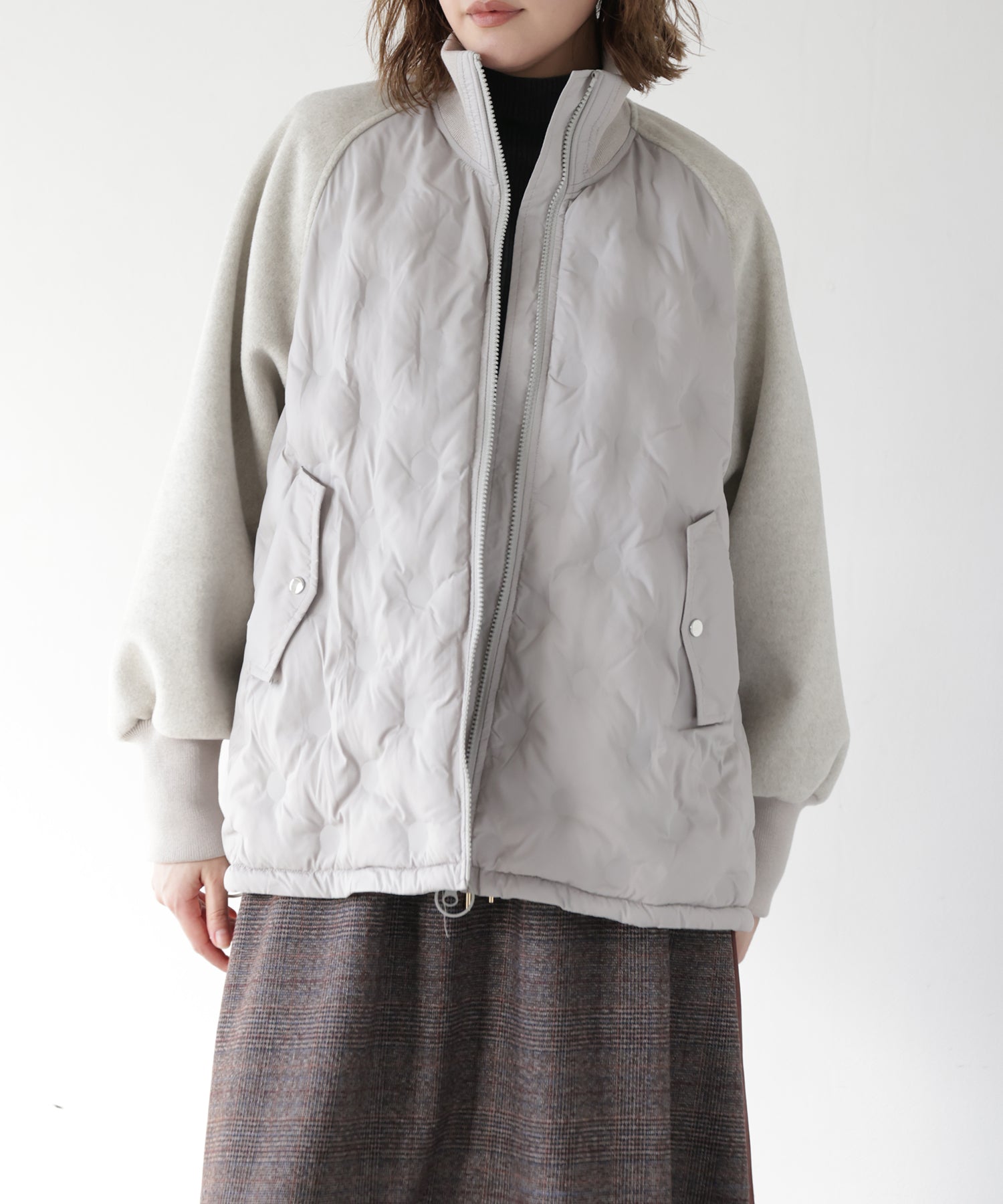 グレー　model：H167