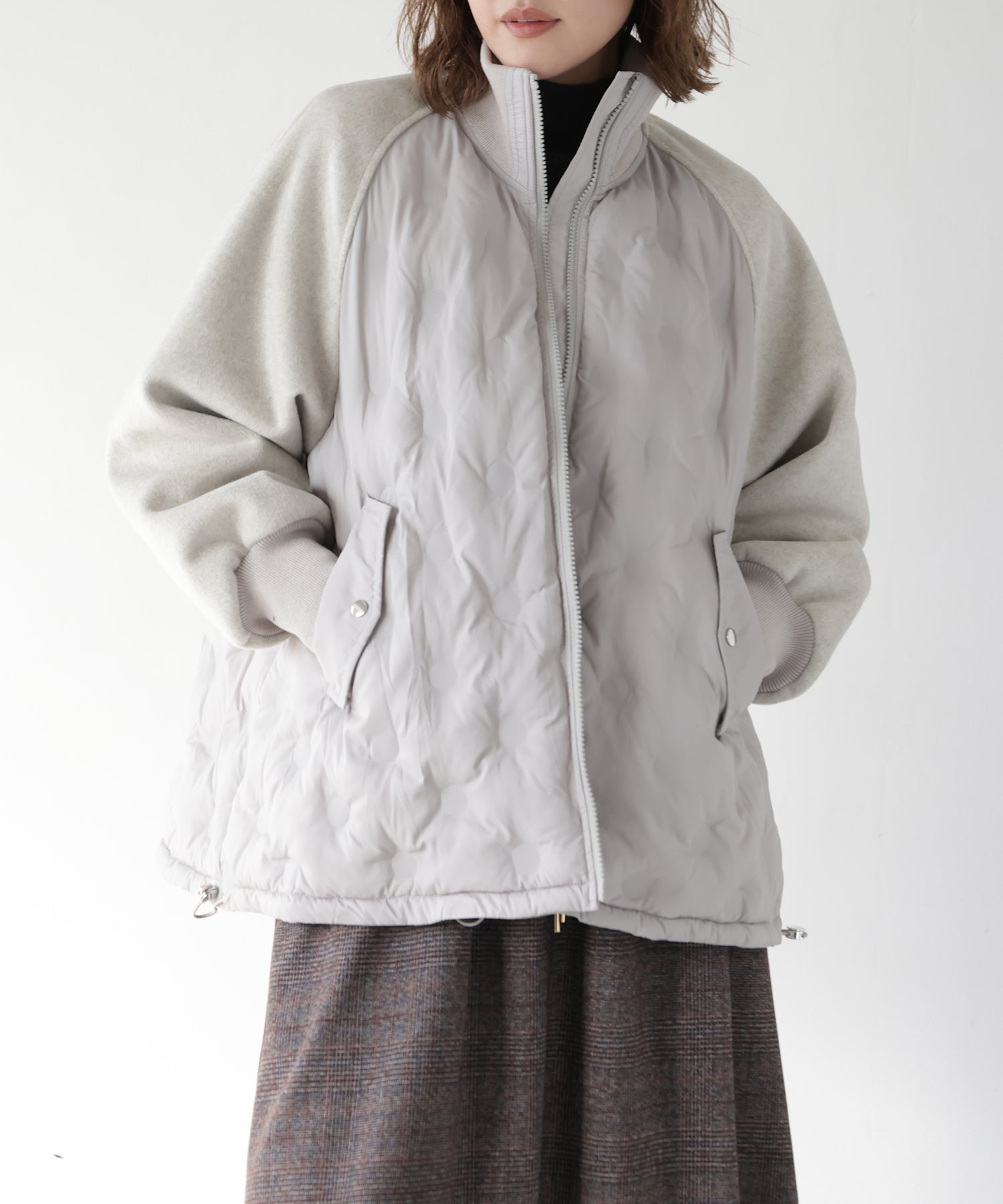 グレー　model：H167