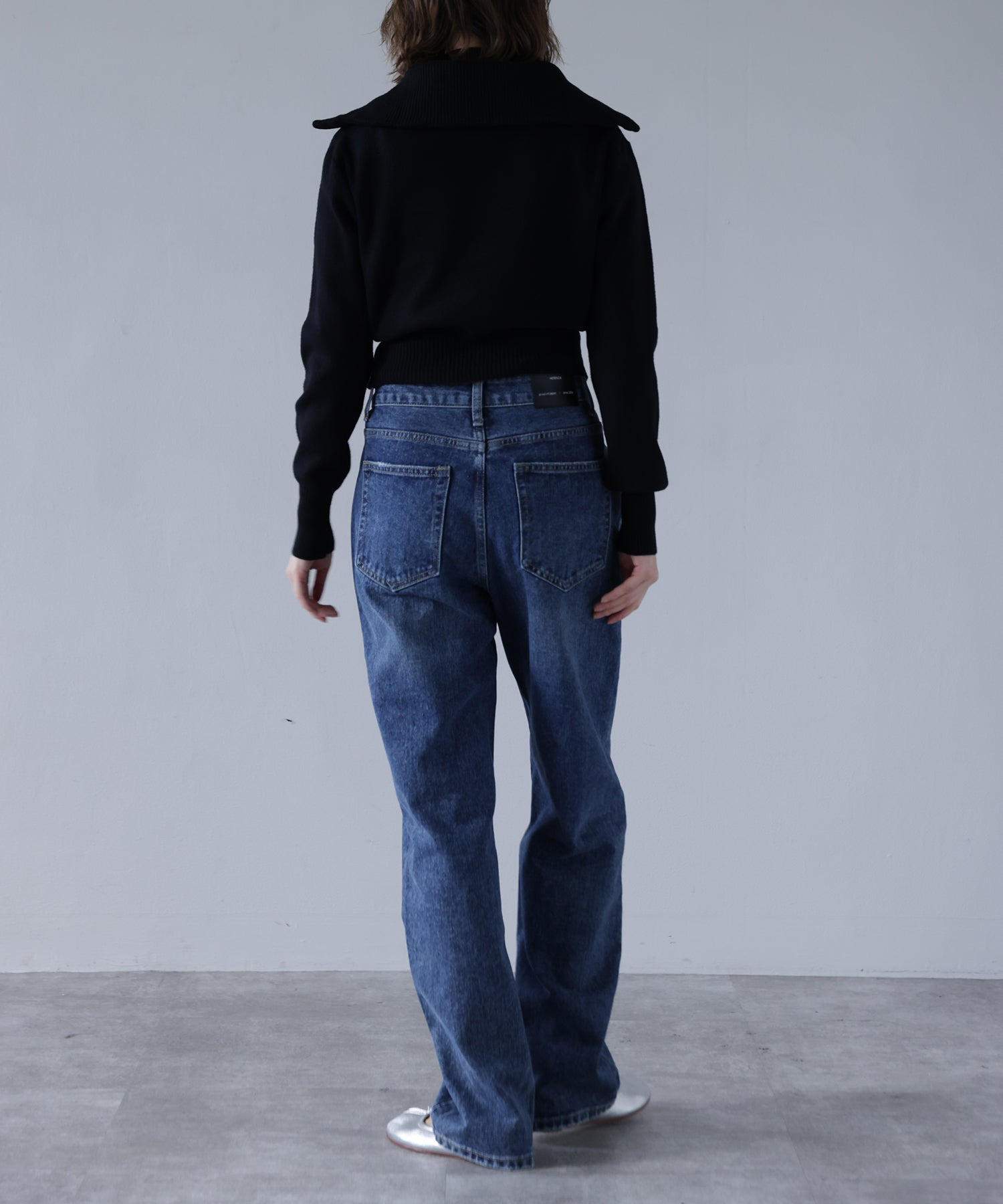 ブラック　model：H167