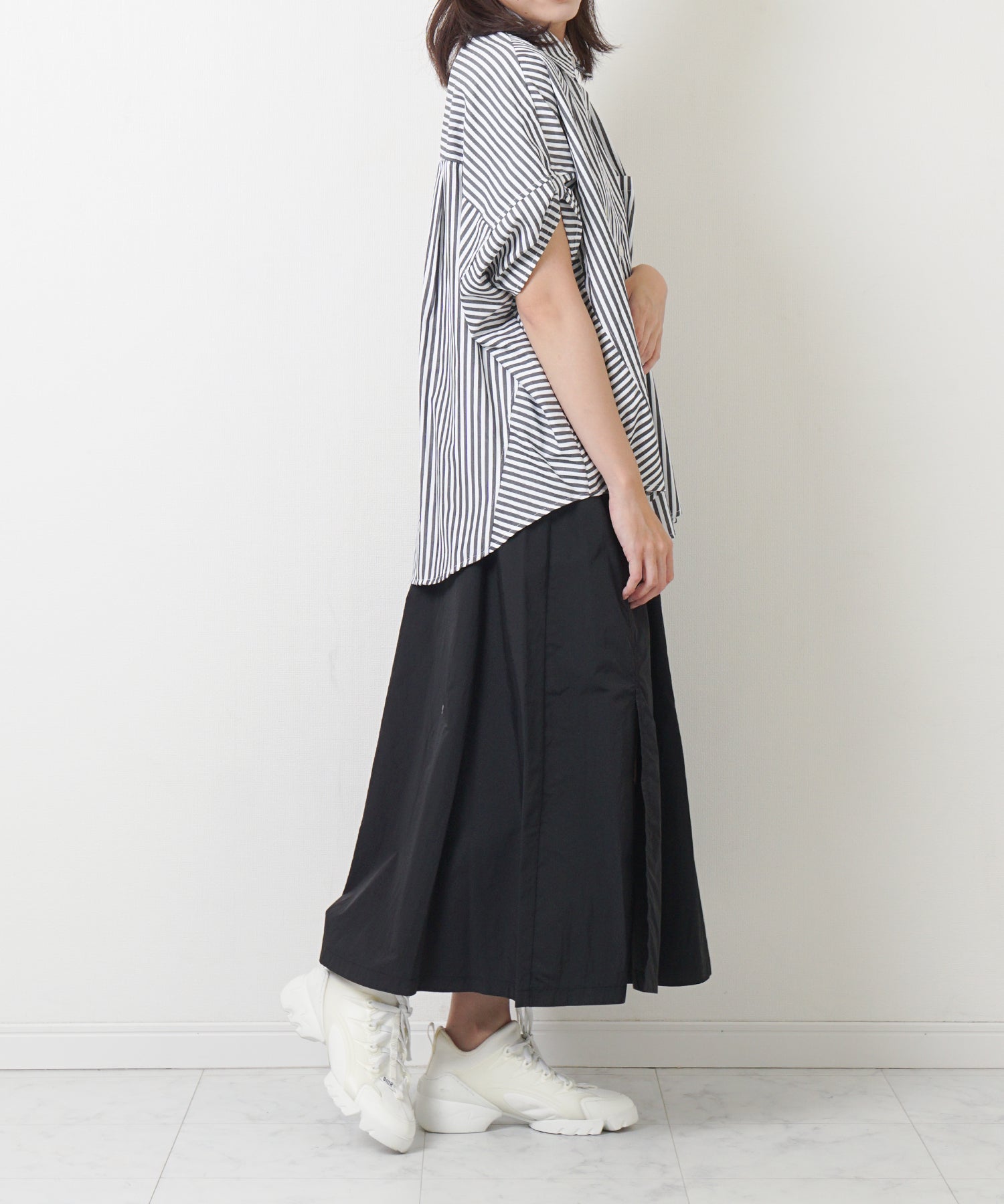 ブラック　model：H160