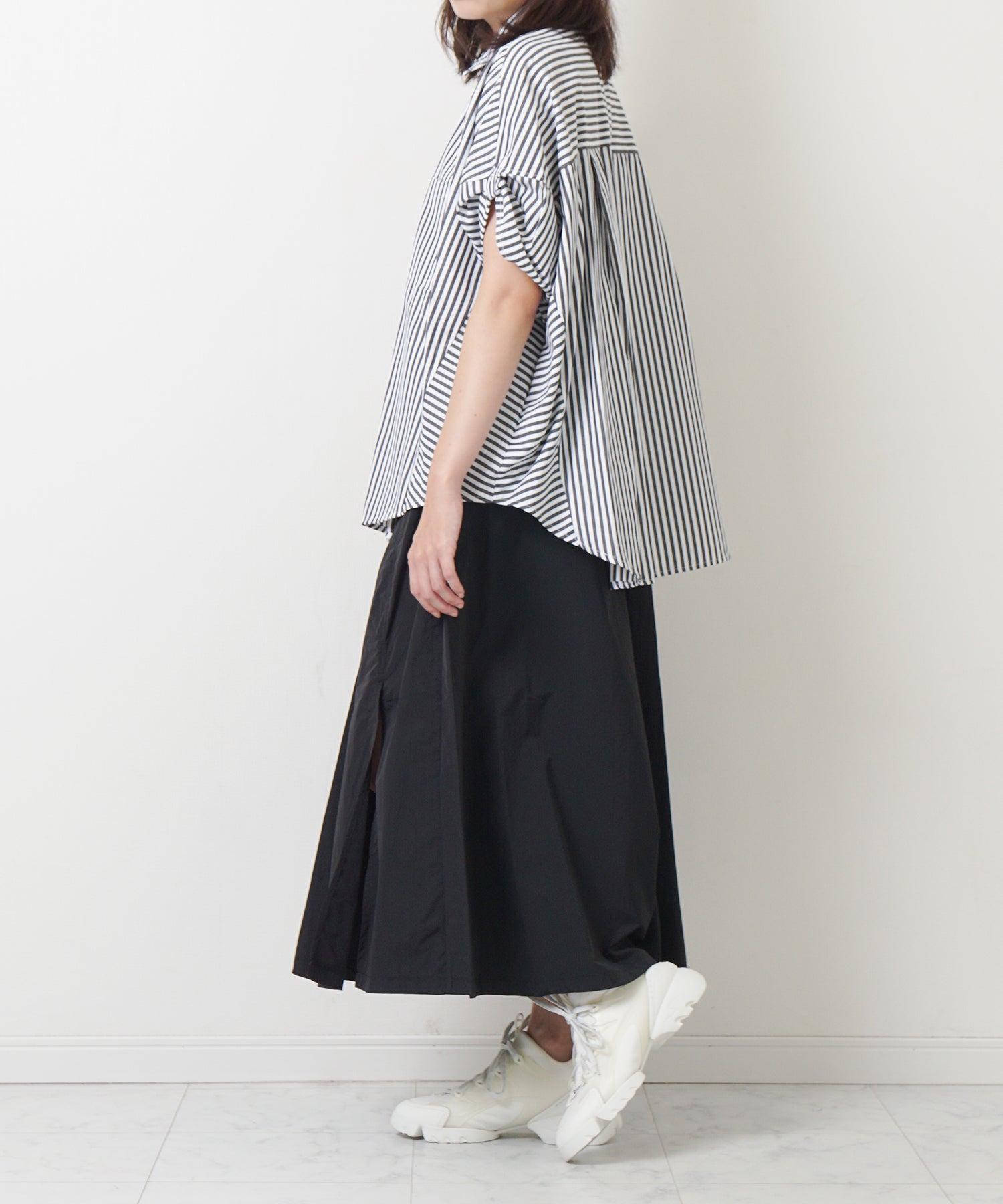 ブラック　model：H160
