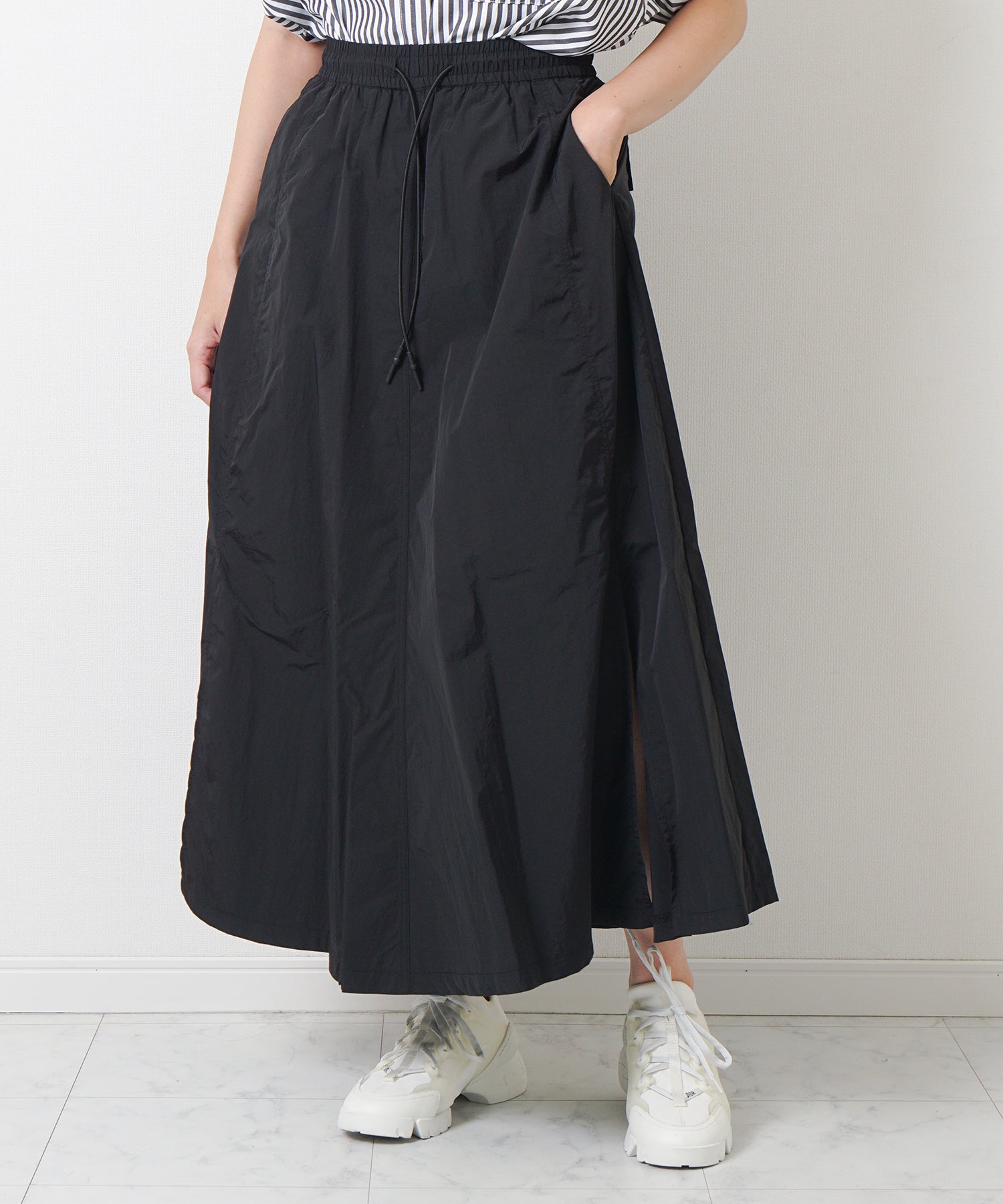 ブラック　model：H160