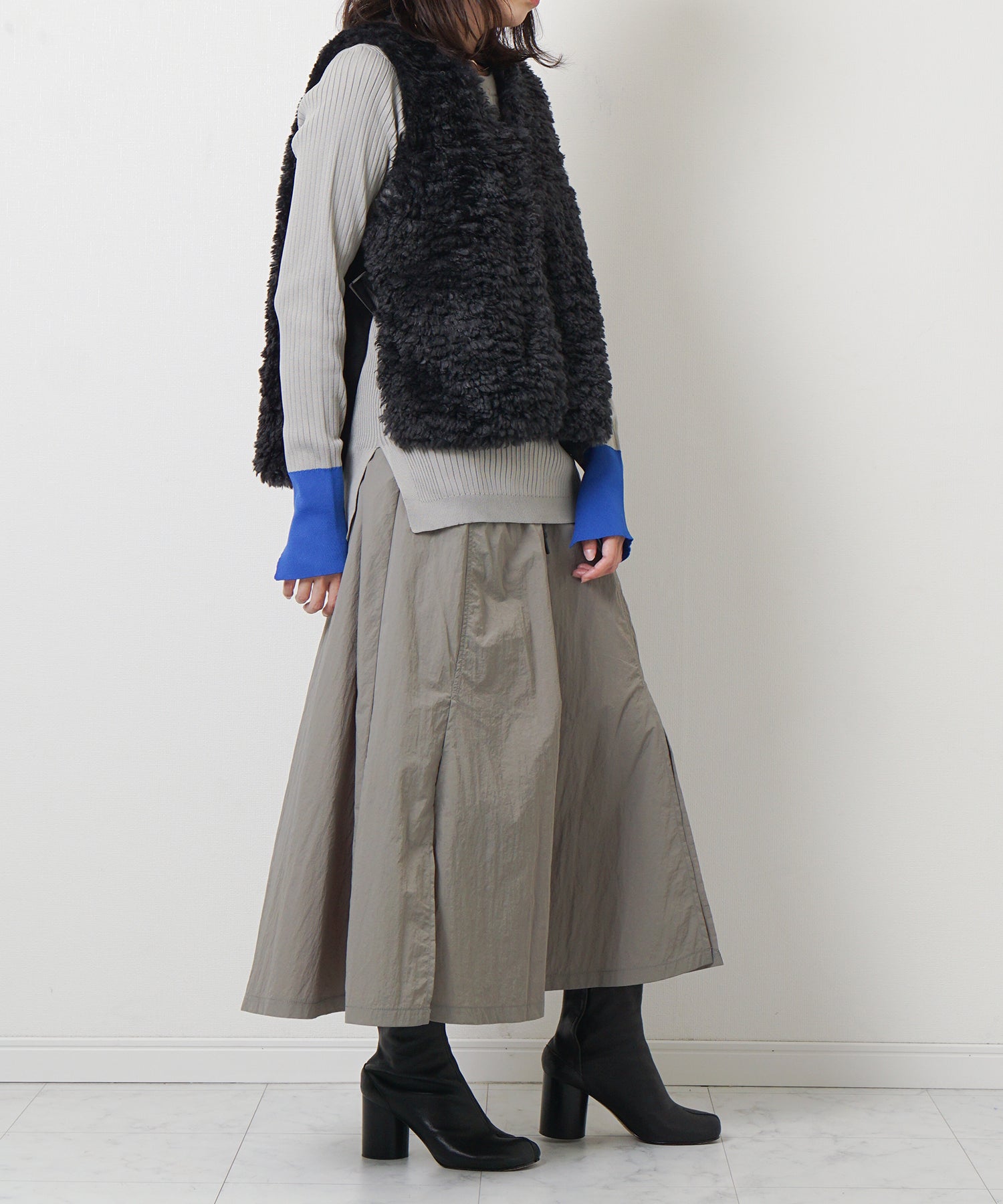 ブラック　model：H160