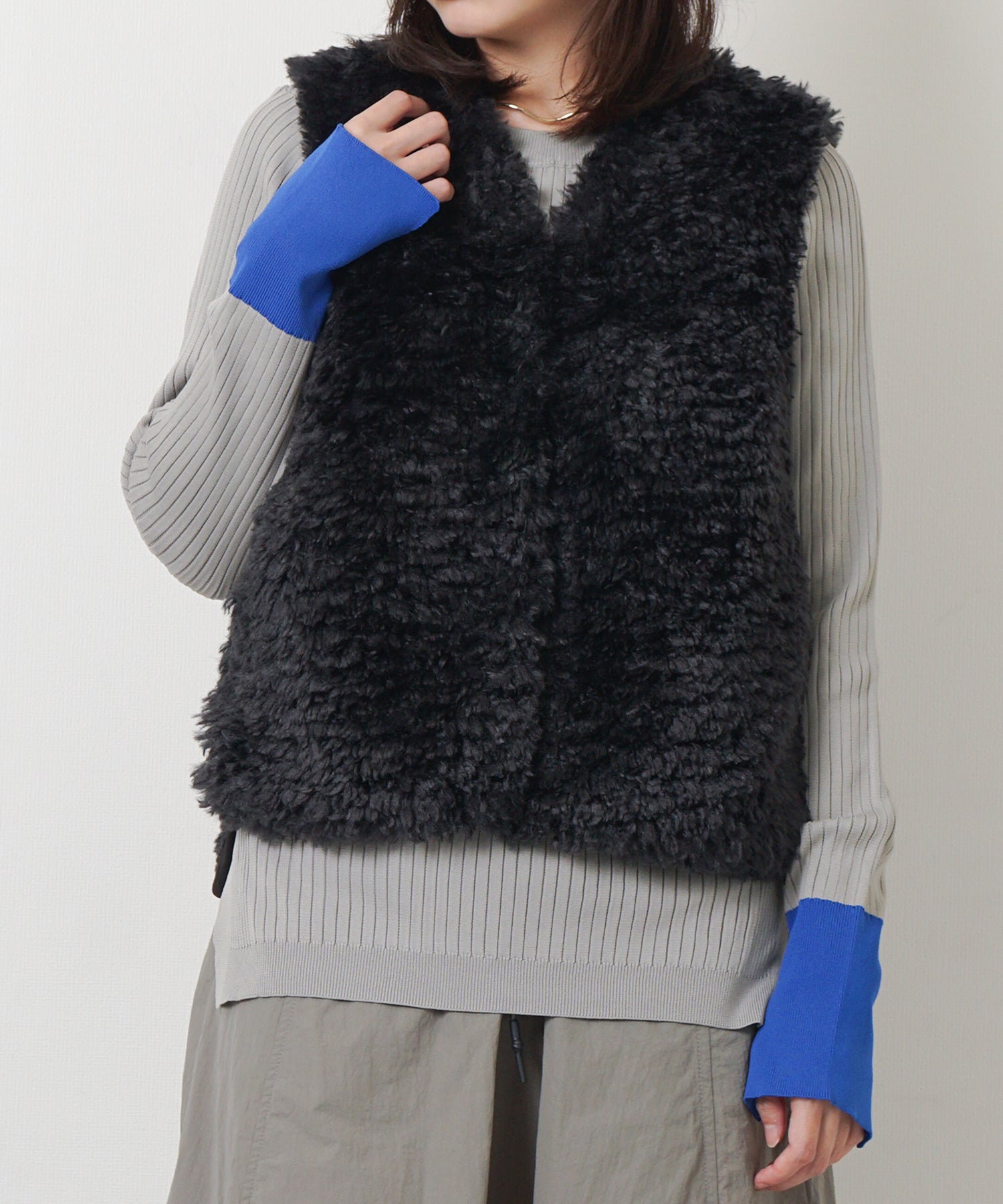 ブラック　model：H160