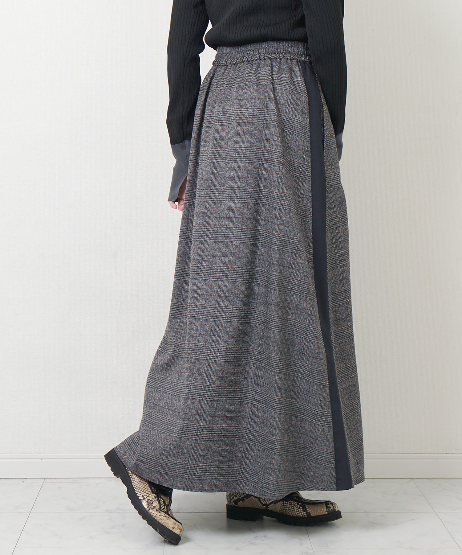 チャコール　model：H160