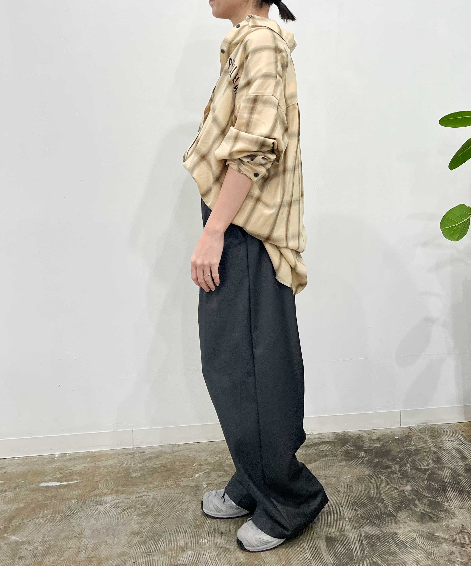 イエロー　staff：H155