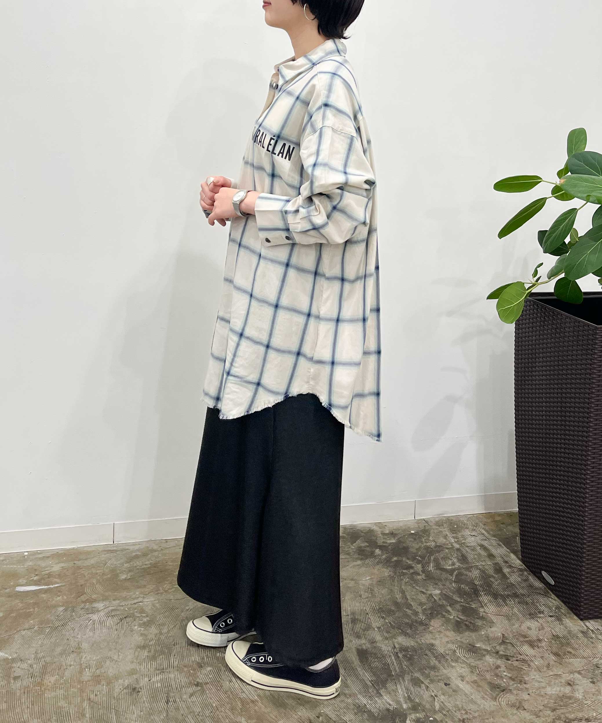 オフホワイト　staff：H161