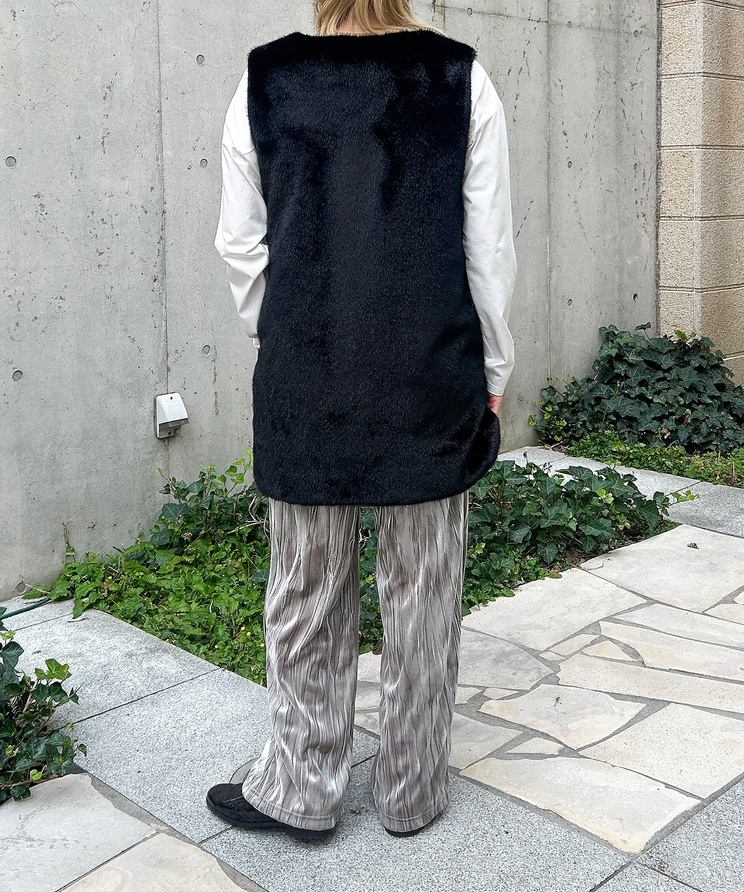 ブラック×ブラック ファーベスト　staff：H157