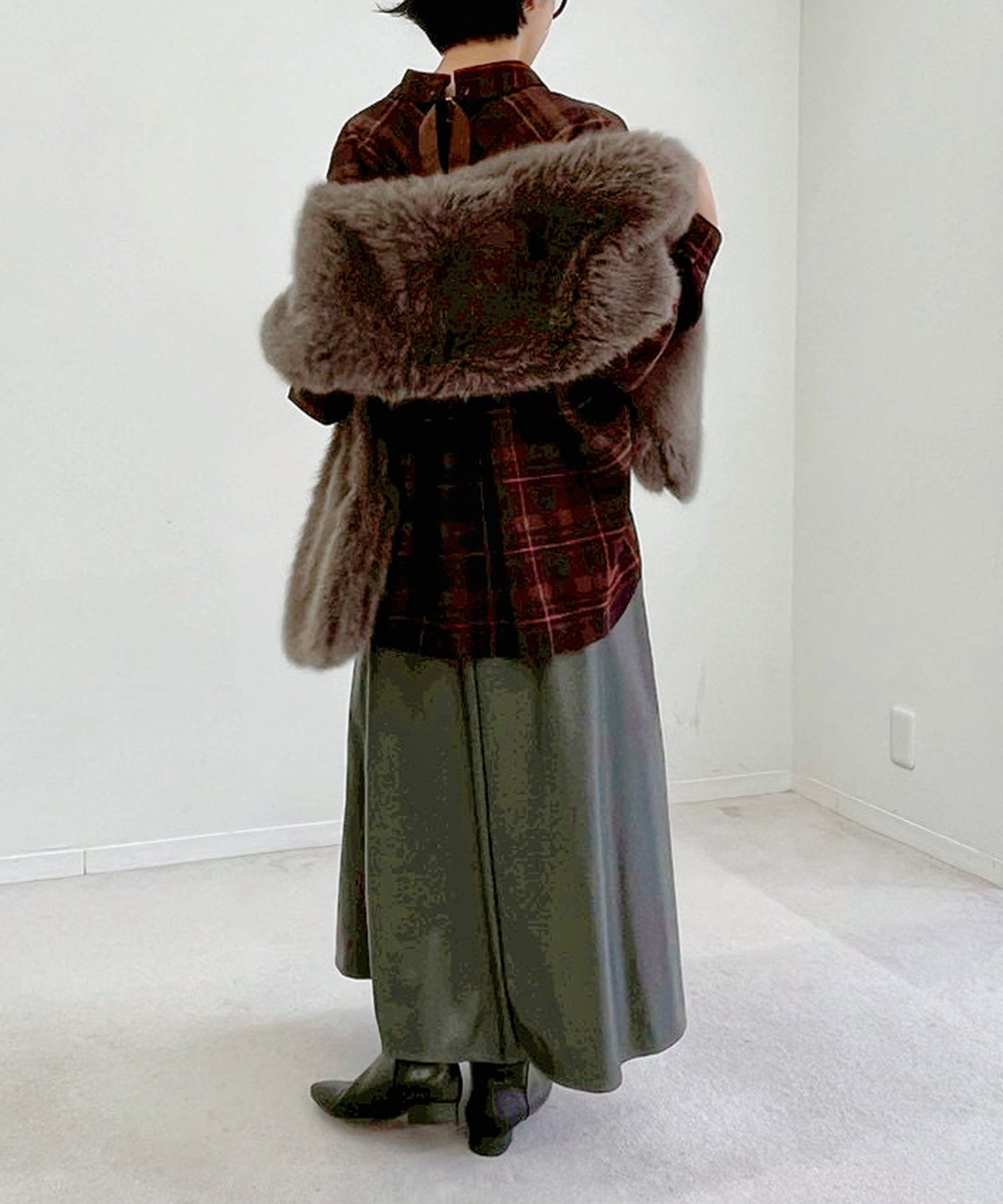 ブラウン　staff：H161