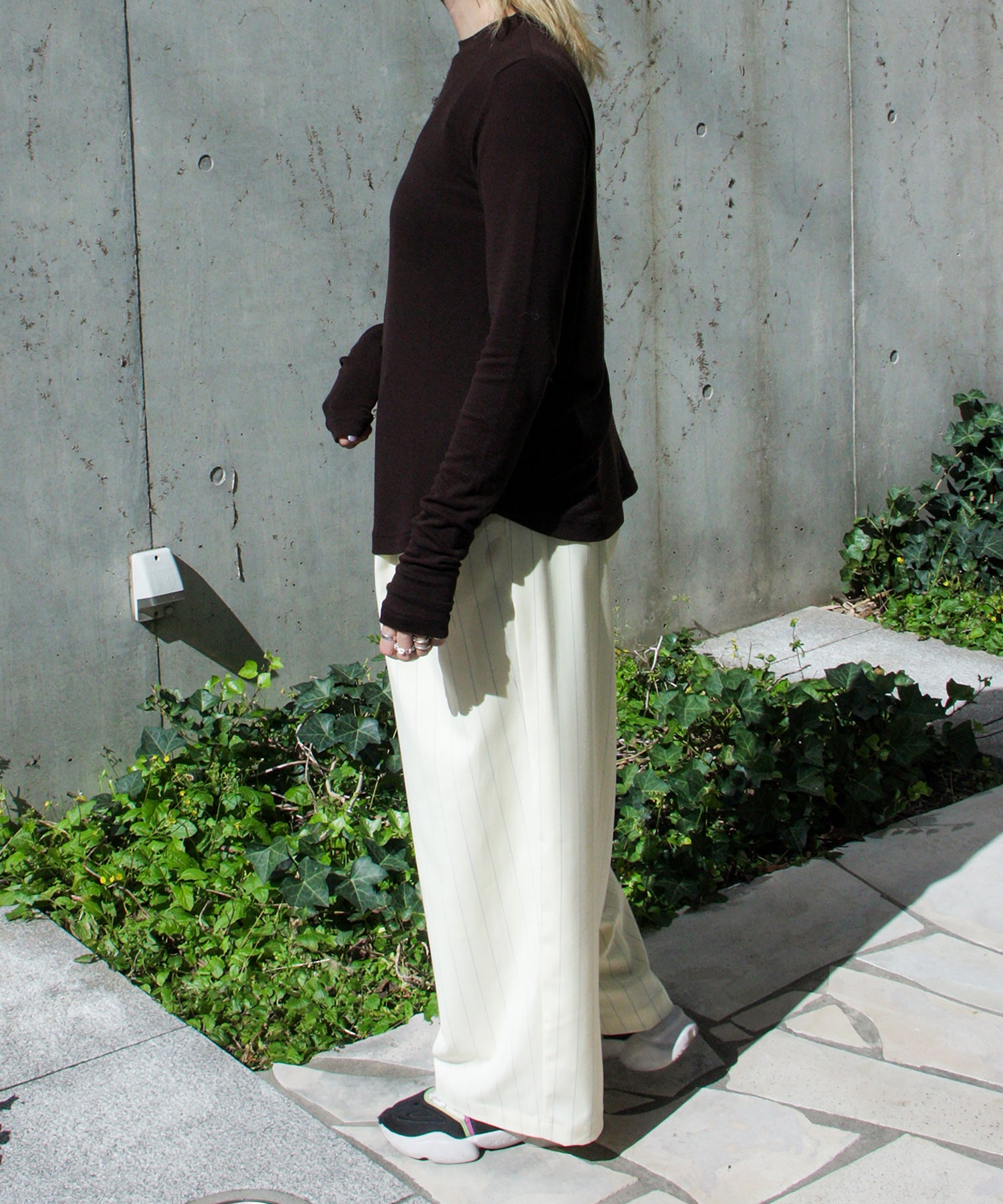 ダークブラウン　staff：H157