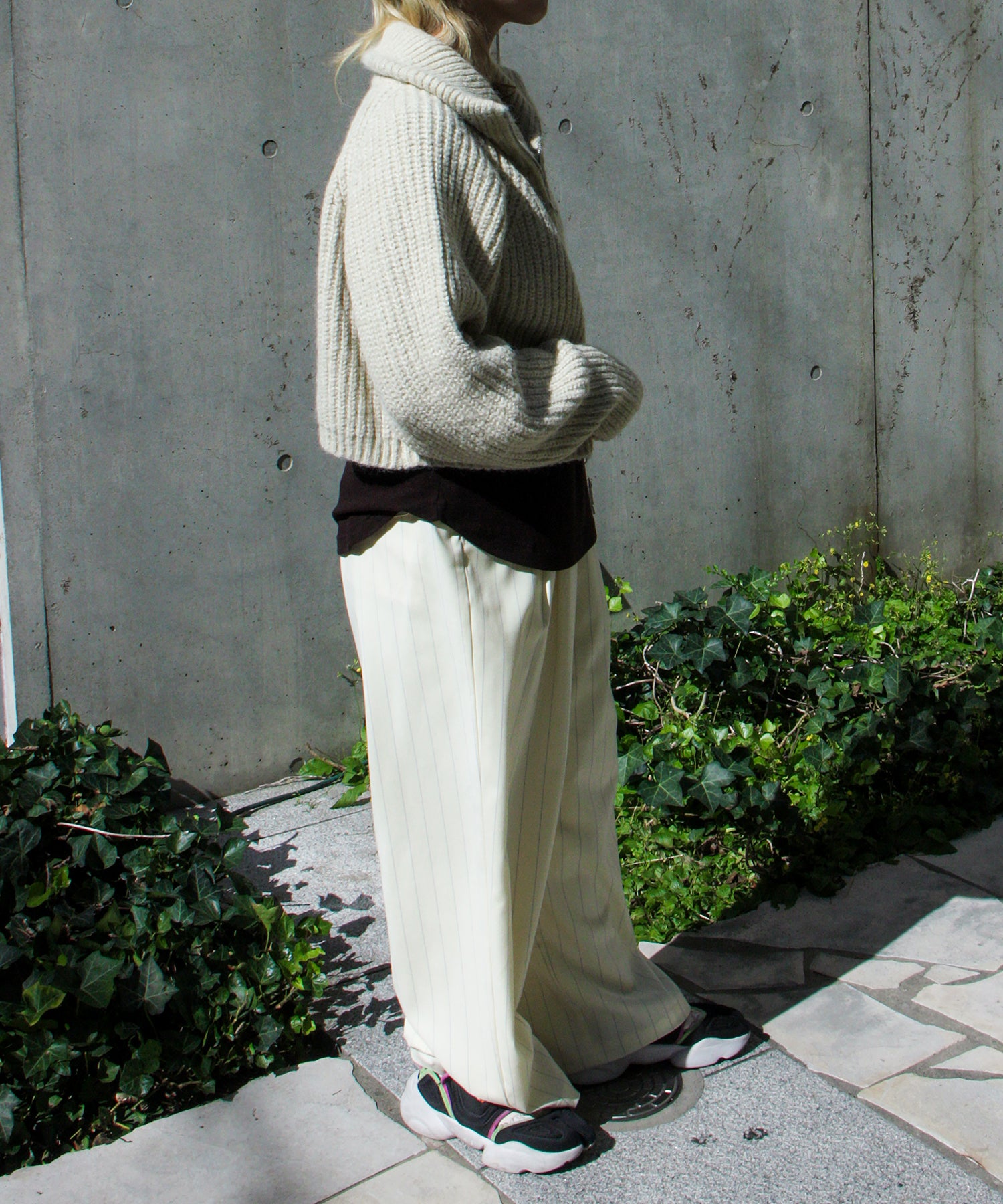 オフホワイト　staff：H157