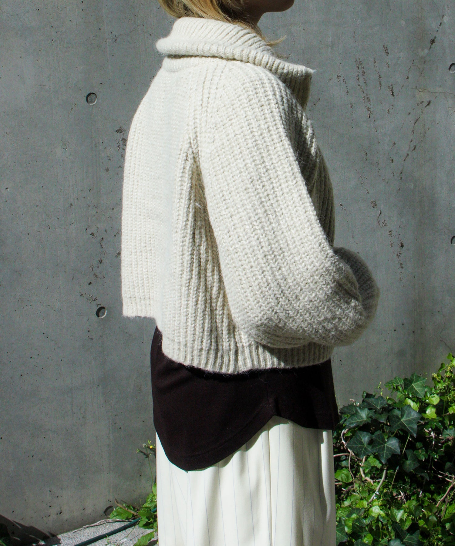 オフホワイト　staff：H157