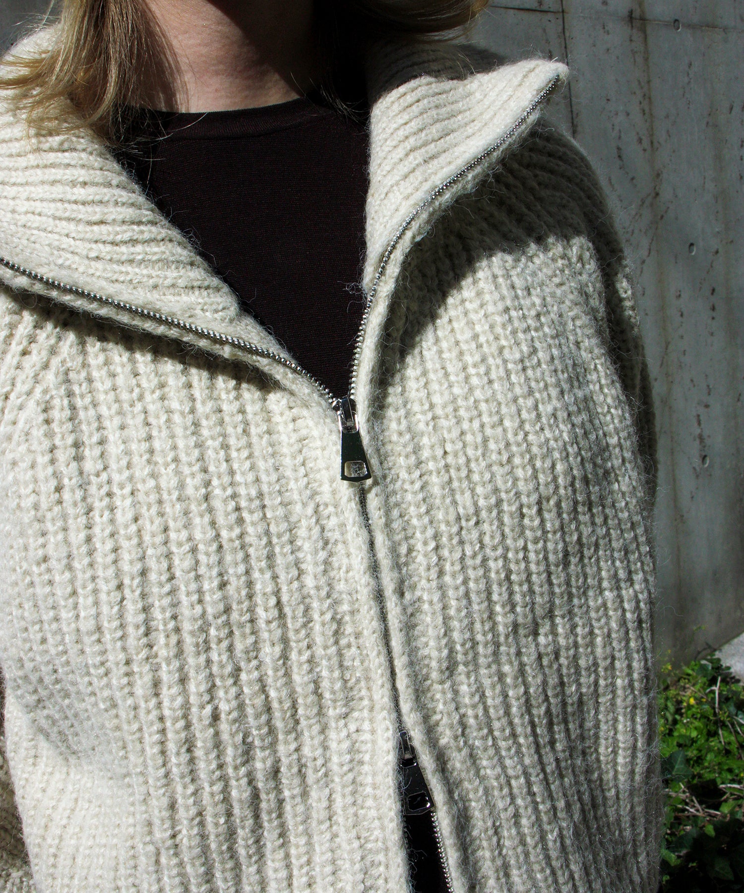 オフホワイト　staff：H157