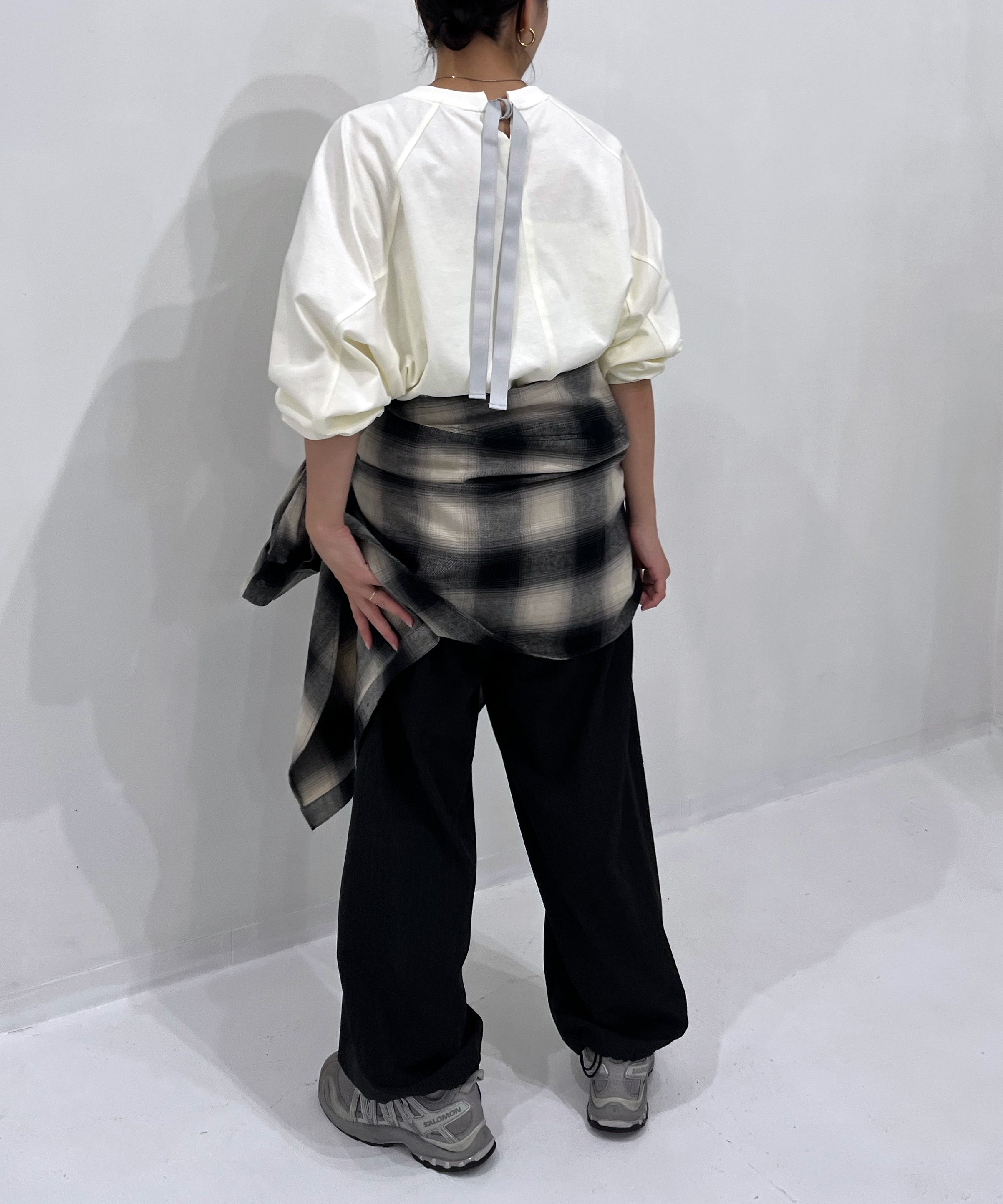 オフホワイト　staff：H155cm