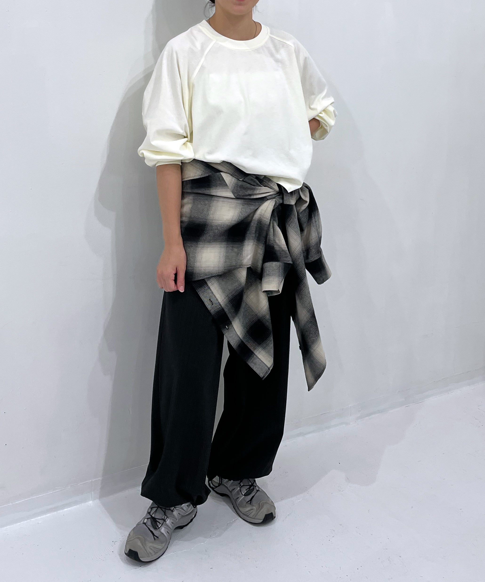 オフホワイト　staff：H155cm